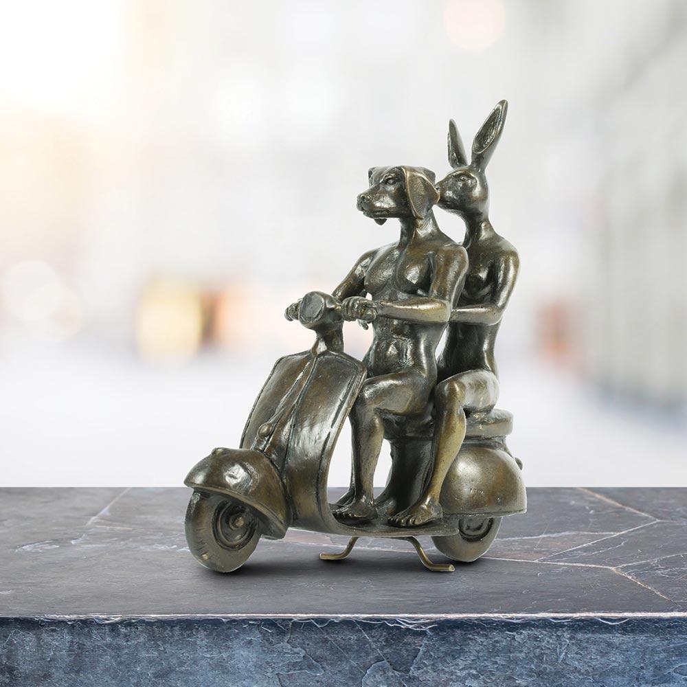Gillie and Marc Schattner Figurative Sculpture - Bronze Animal Sculpture - Mini - Limited Edition - Art - Gillie and Marc - Vespa