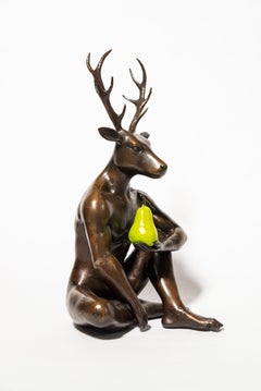 Deerman a grandi en poire 19/25 - sculpture figurative, ludique, contemporaine en bronze