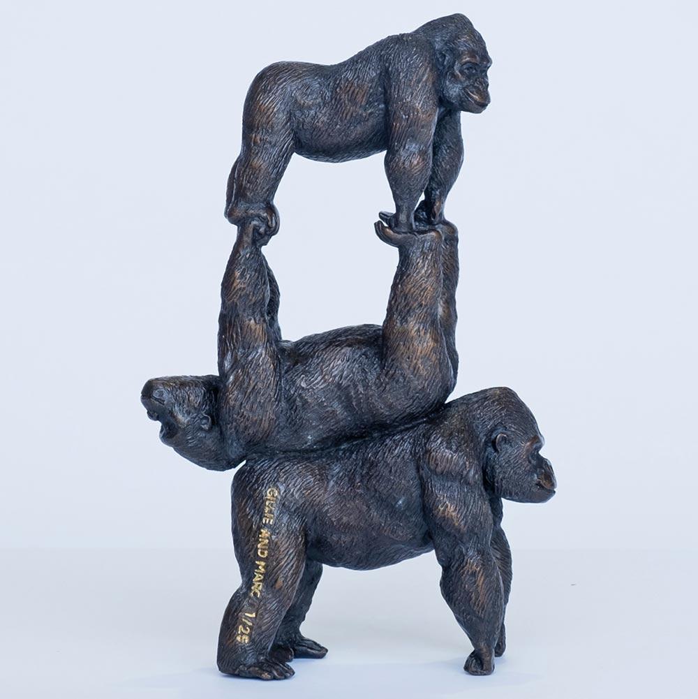 Authentische Bronze Gorillas On Top Of The World Skulptur von Gillie and Marc im Angebot 4