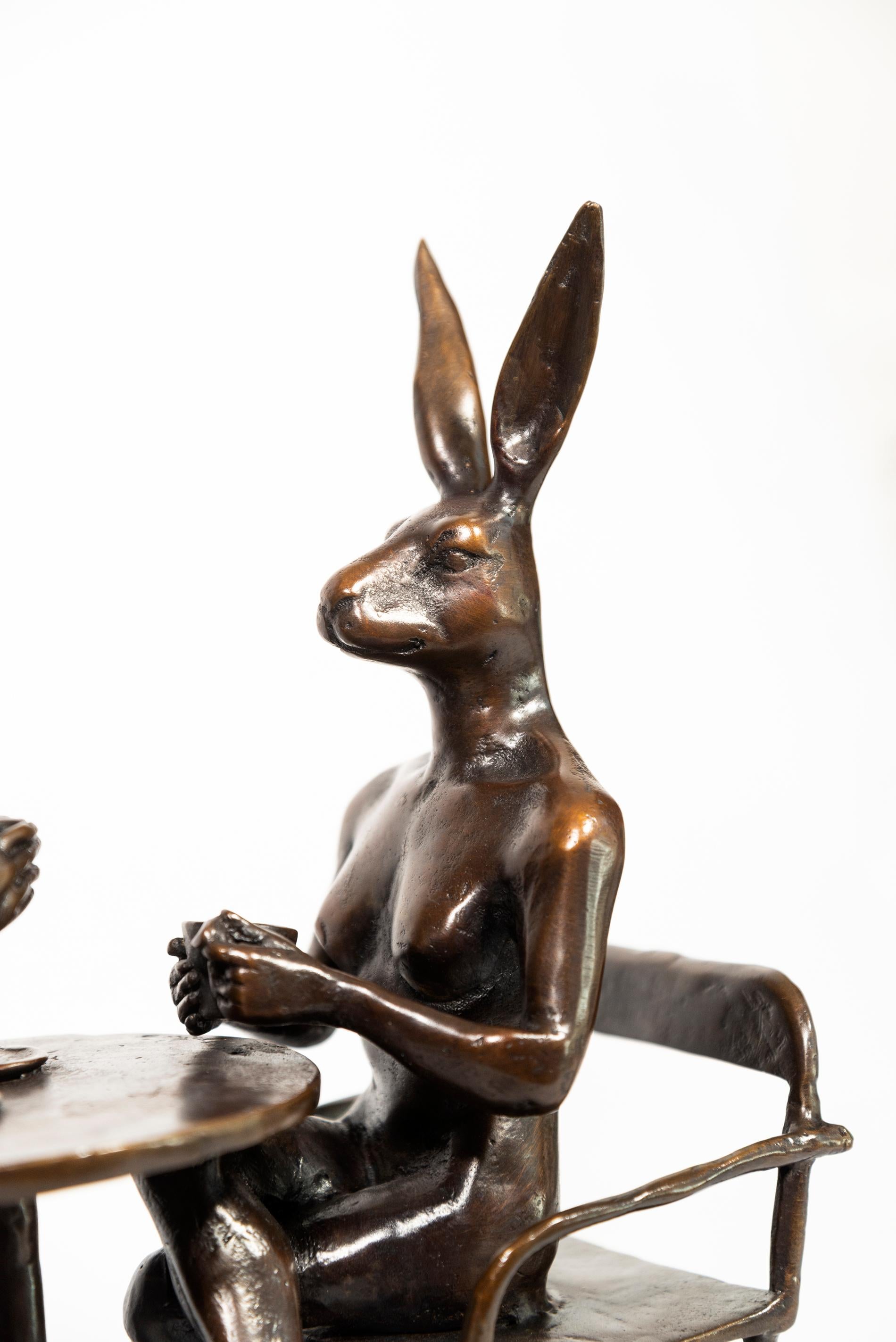 Bebían café todo el día y toda la noche 52/100 - escultura, figurativa, bronce en venta 1