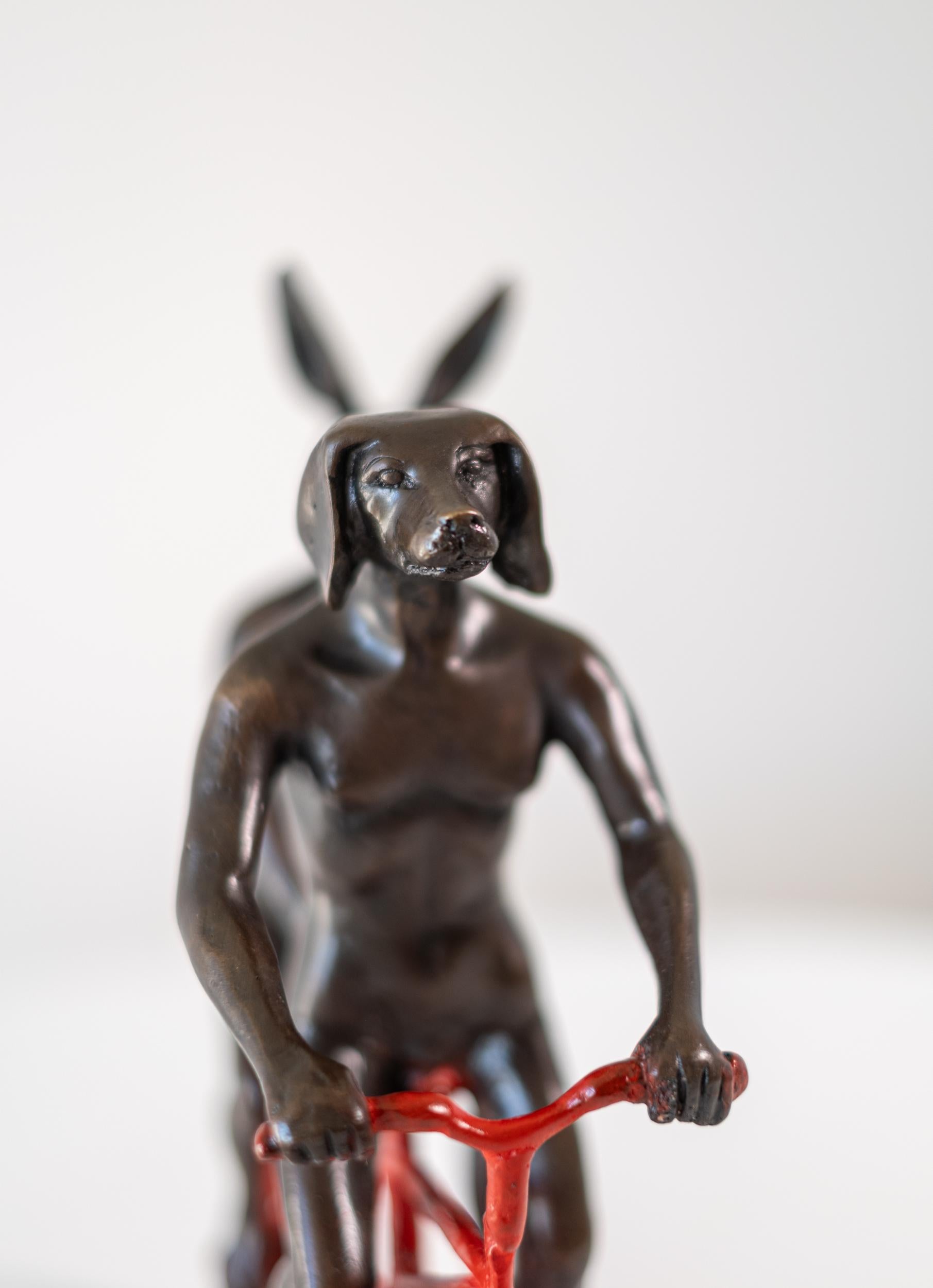 Ils aimaient rouler ensemble à Paris 24/100 - sculpture figurative en bronze en vente 4