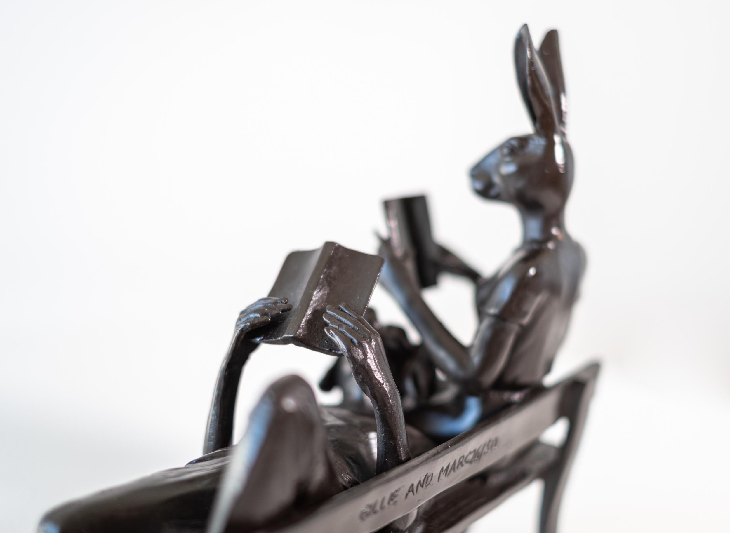 They Only Read Love Letters 26/50 - scultura figurativa in bronzo in vendita 5