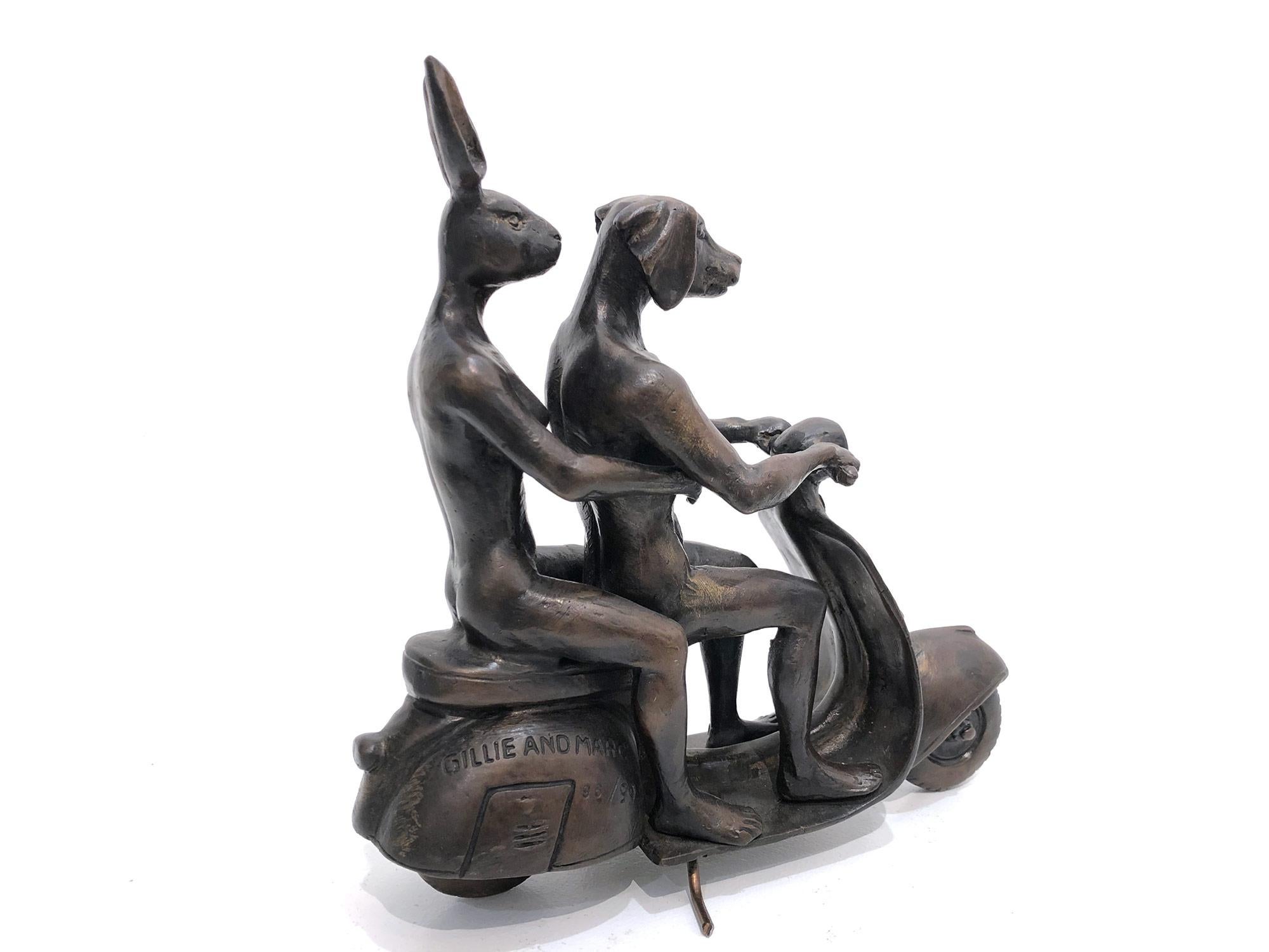 Sie waren die authentischen Vespa-Reiter in Rom (Bronze mit tiefer Bronzepatina) im Angebot 2