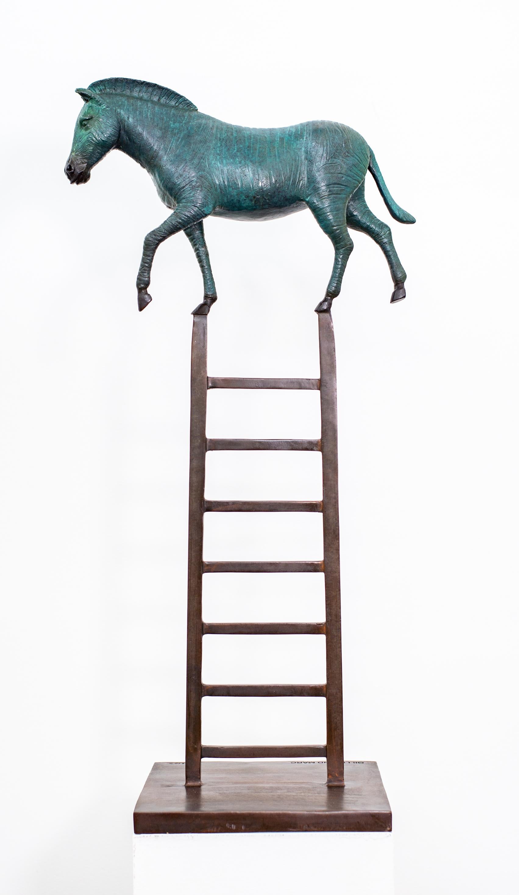 Zebra Reaches New Heights 1/15 - sculpture figurative, ludique, en bronze, plateau de table - Contemporain Sculpture par Gillie and Marc Schattner