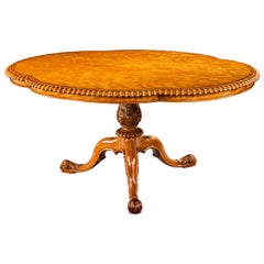 Table centrale en bois de satin doux