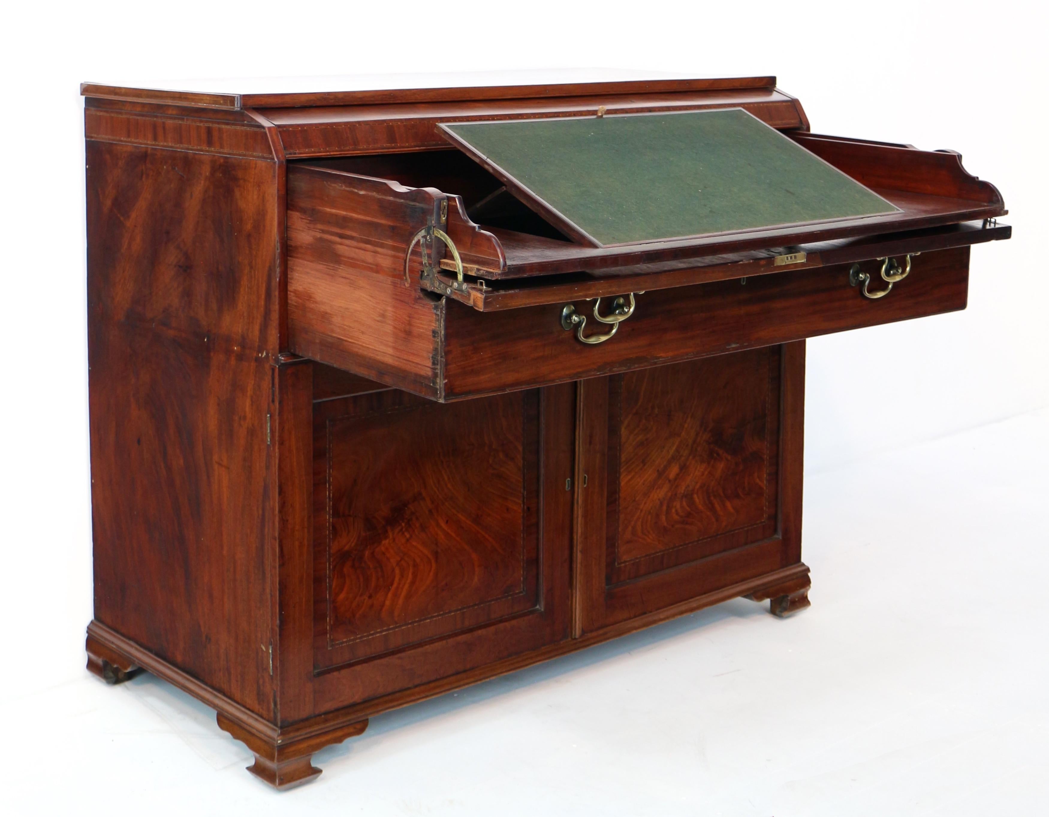 Gillows Antique English George III Mahogany Secretaire Low Press Cupboard For Sale 4