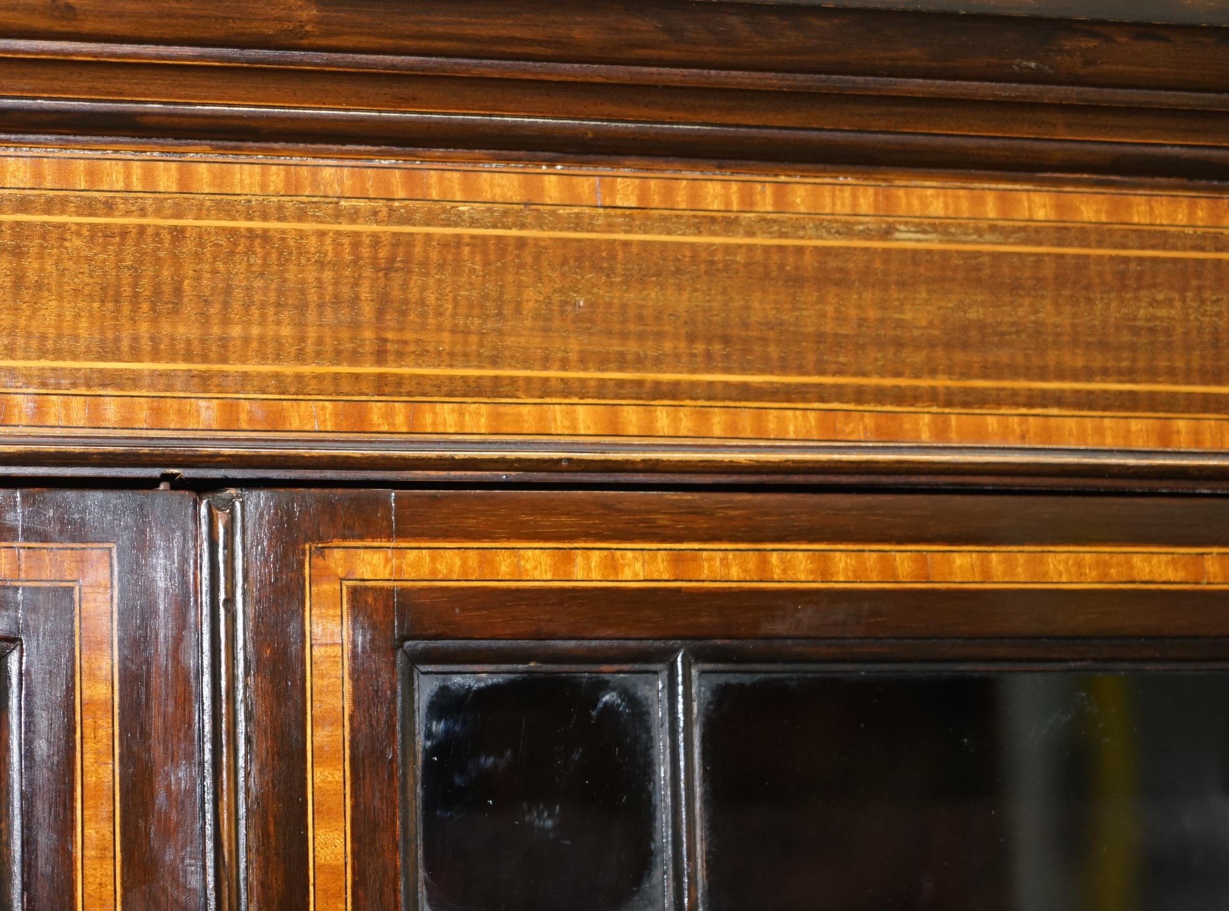Early 19th Century Gillows Atributed Astral Glazed Georgian 1800 Satinwood Mahogany Bureau Bookcase