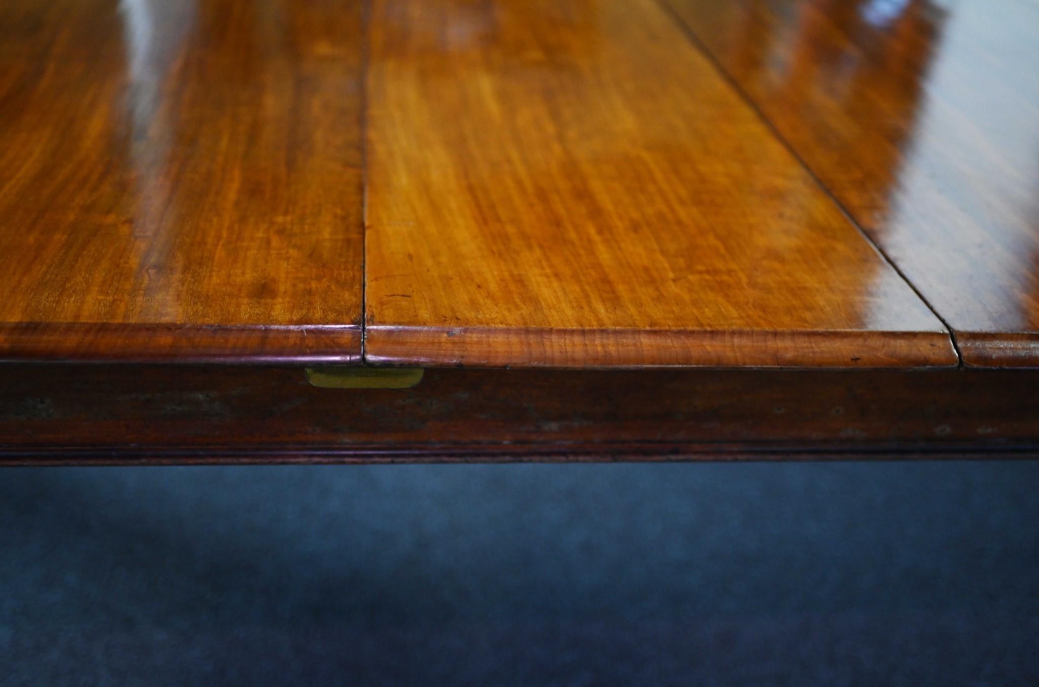 Gillows Dining Table Victorian Mahogany Extending 1860 In Good Condition In Potters Bar, GB