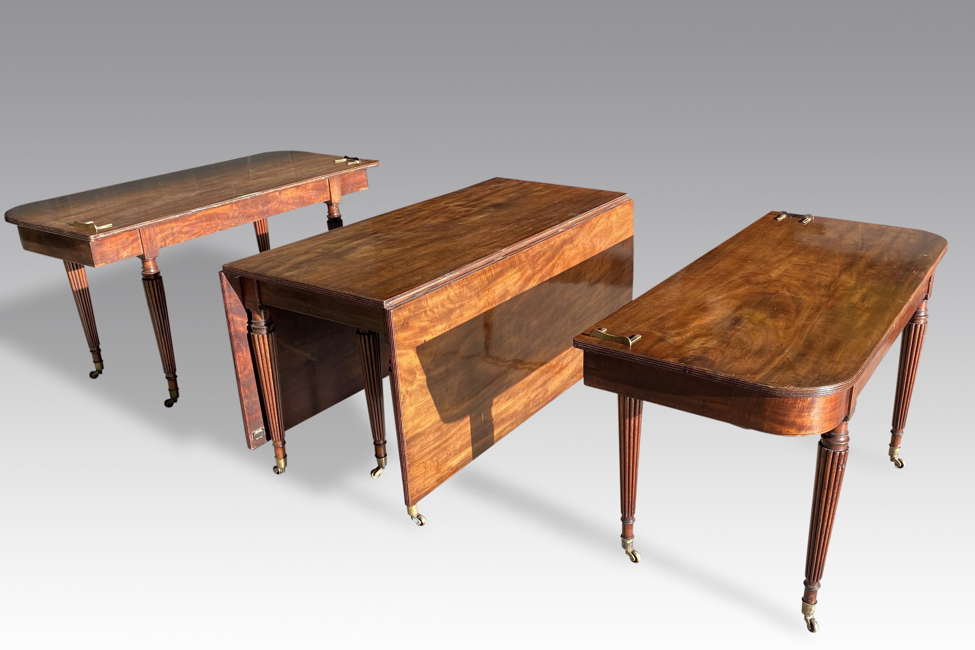 19th Century Gillows Mahogany extending Dining Table For Sale