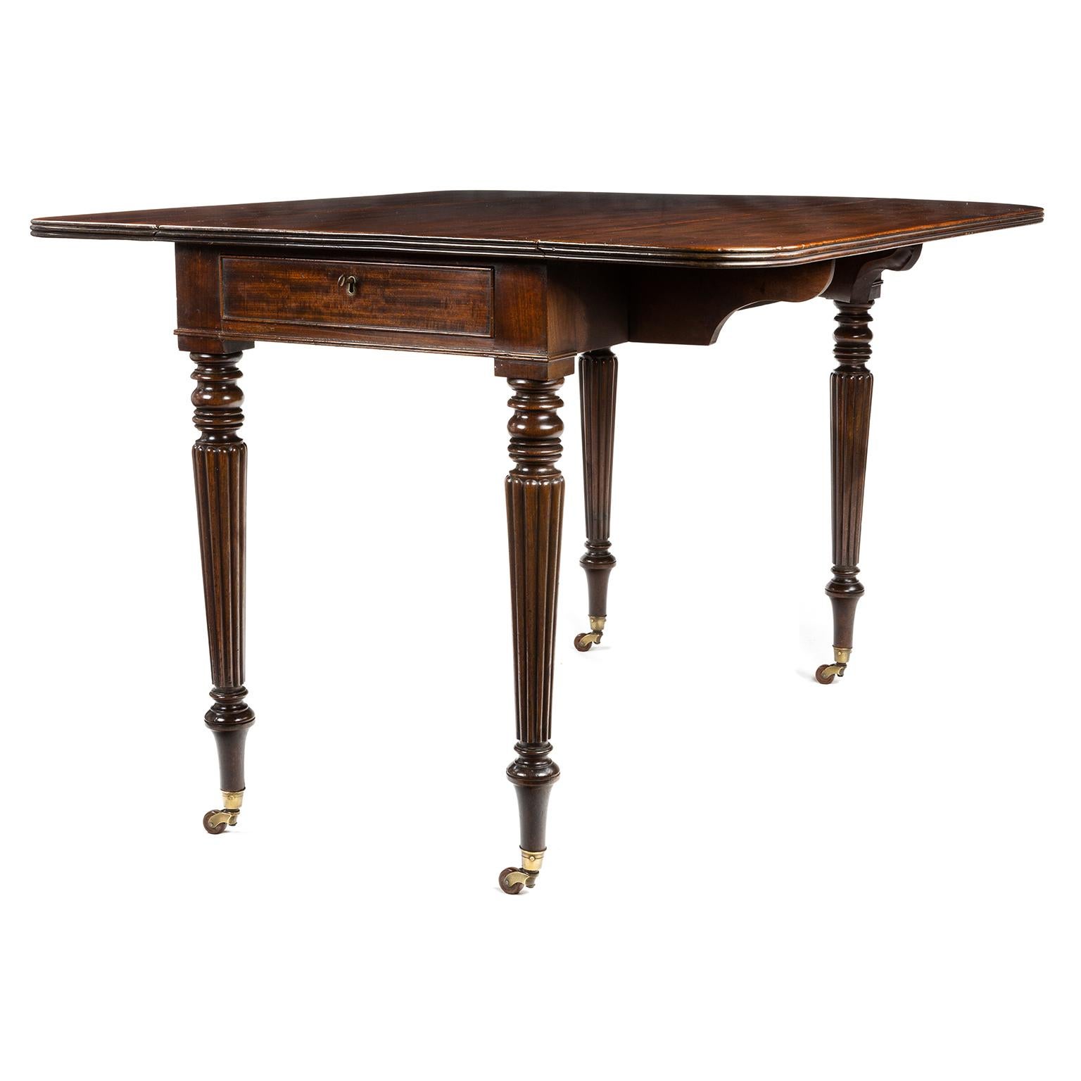 Gillows of Lancaster and London Mahogany Georgian Pembroke Table In Good Condition In Northwich, GB