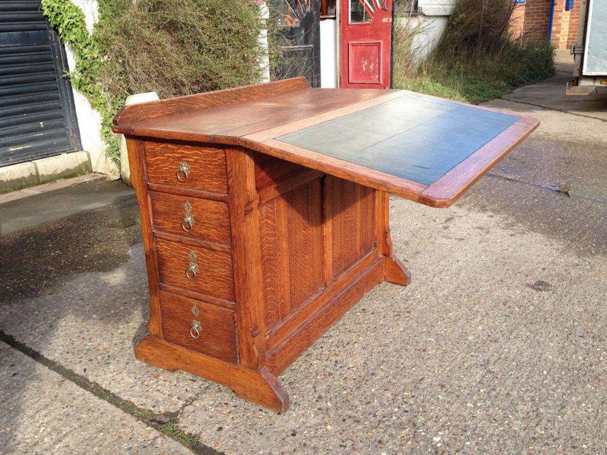 English Gillows of Lancaster attri., Gothic Revival Oak Architect's Desk  For Sale