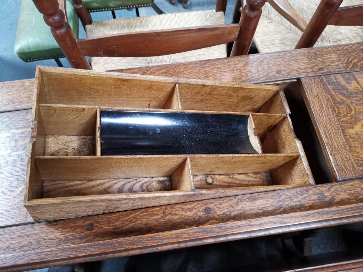 Gillows of Lancaster attri., Gothic Revival Oak Architect's Desk  For Sale 5