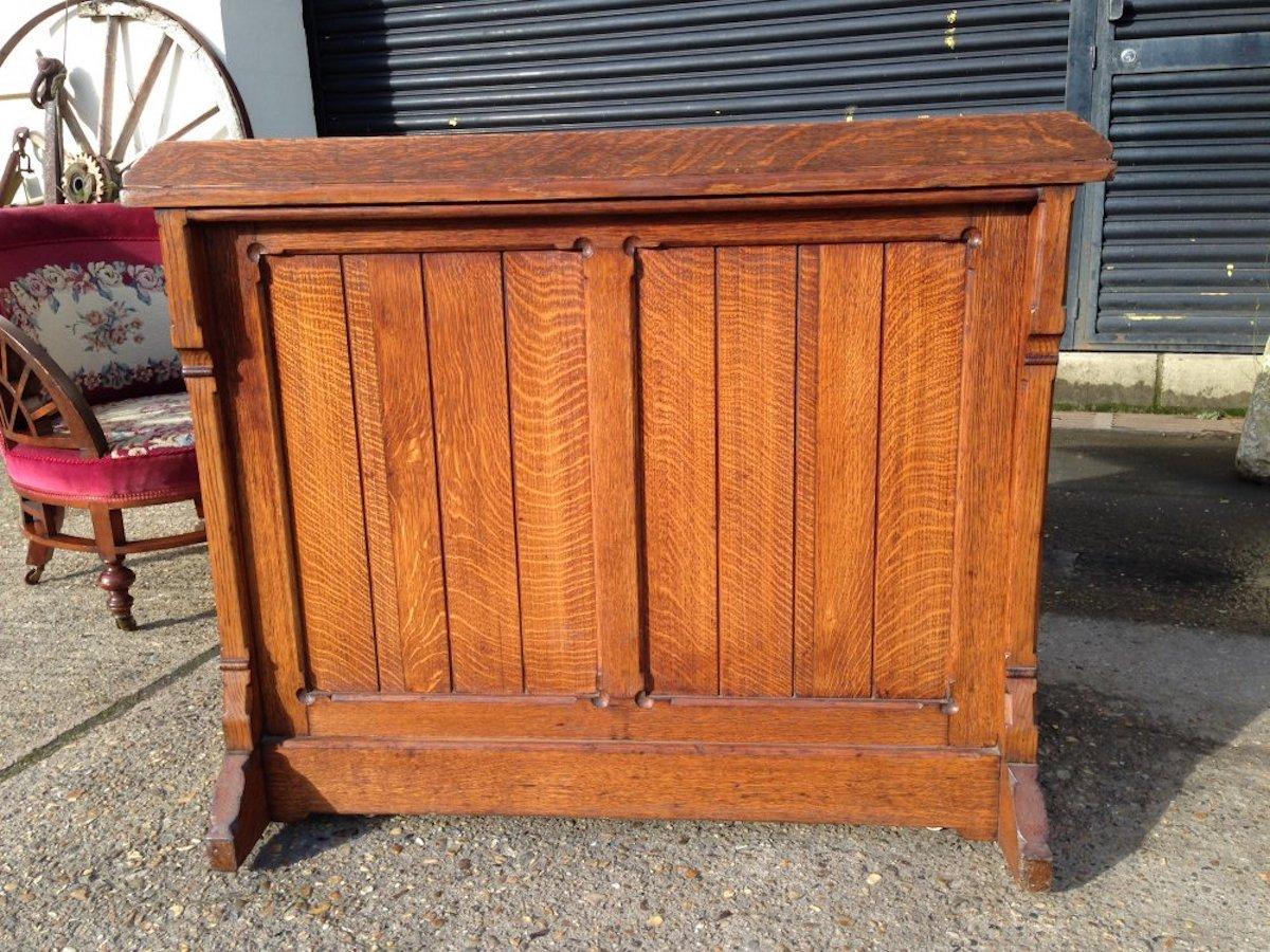 Gillows of Lancaster attri., Gothic Revival Oak Architect's Desk  For Sale 3