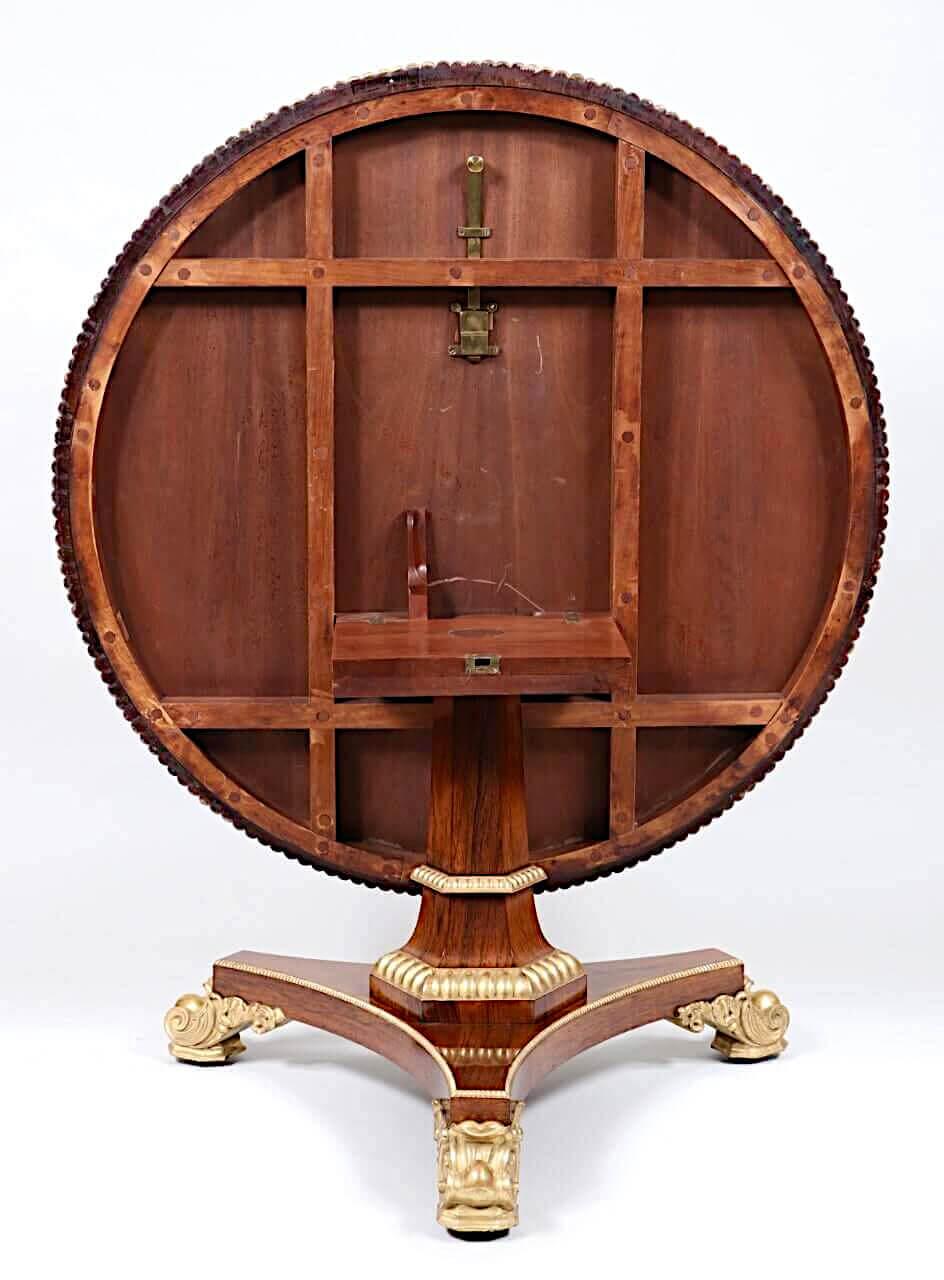 Laiton Table centrale à plateau basculant en palissandre doré de Gillows of Lancaster, vers 1825 en vente