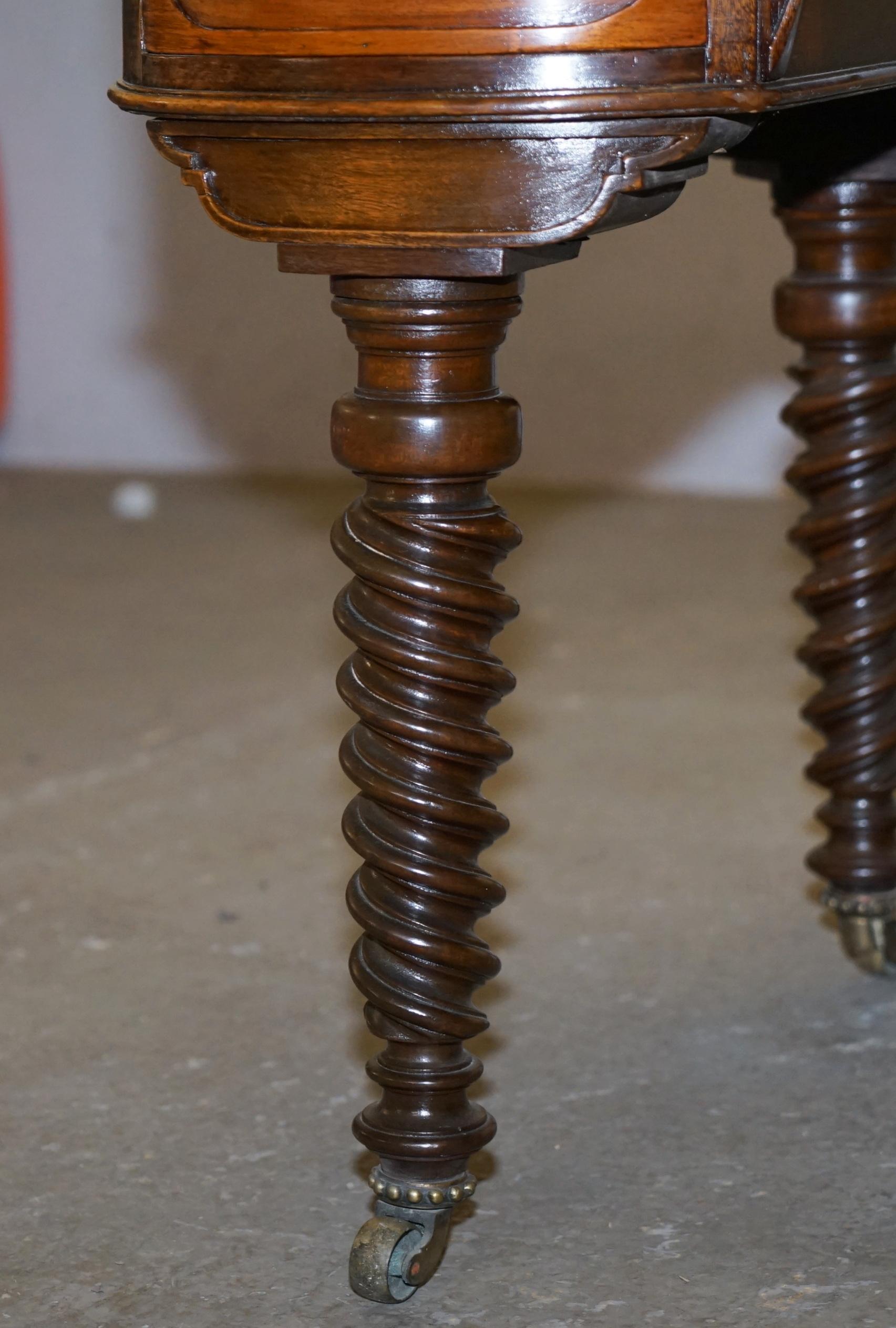 Gillow's of Lancaster Regency Military Campaign Kidney Desk Messing Gallery Rail im Angebot 1
