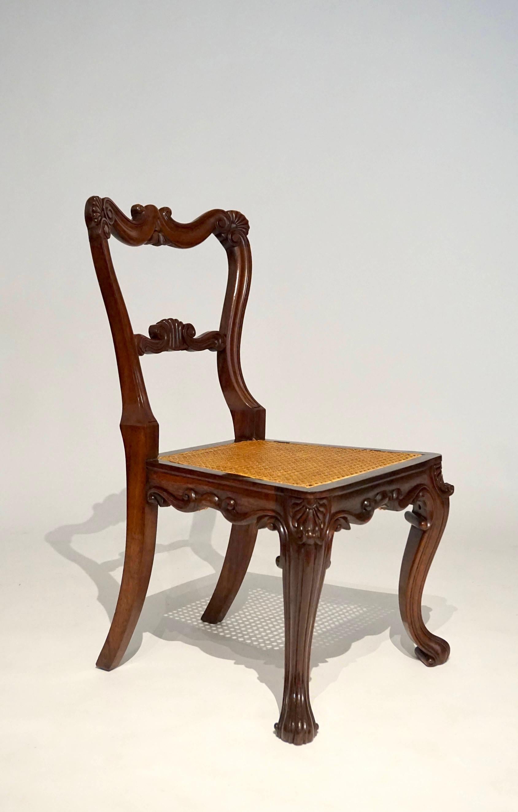 19th Century Gillows of Lancaster Regency Rococo Revival Rosewood Side Chairs, circa 1825 For Sale