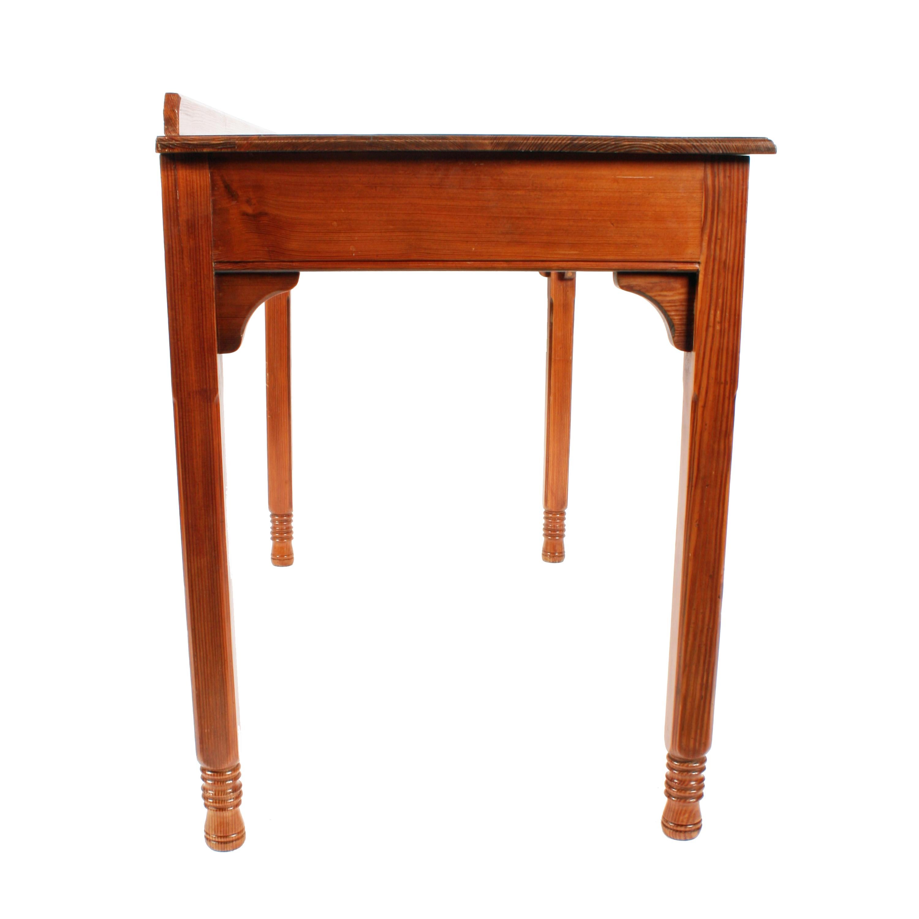 Gillows of Lancaster Two-Drawer Pine Table For Sale 1