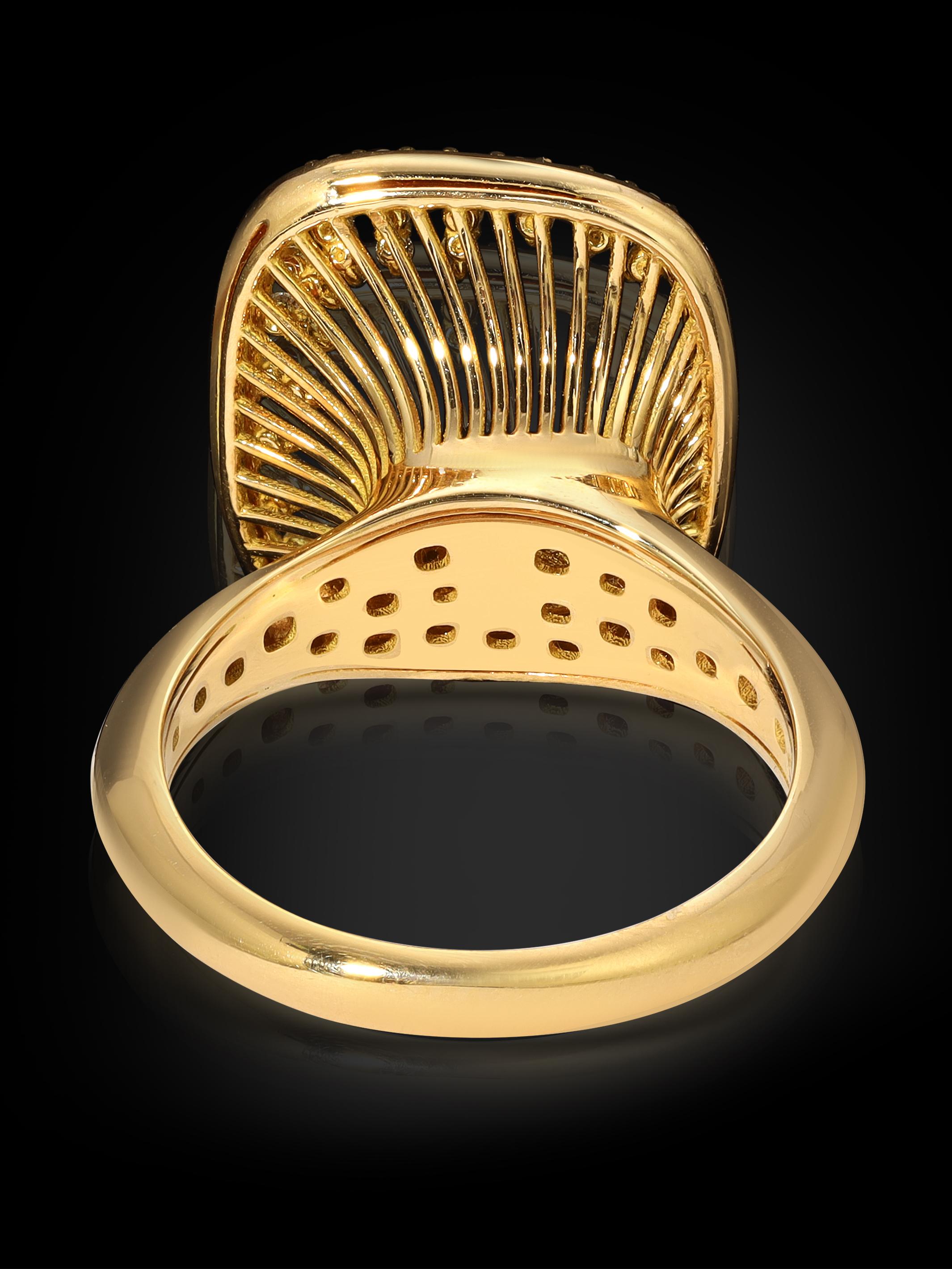 Round Cut Giloro Fan Ring 18k Gold and Diamond Ring For Sale