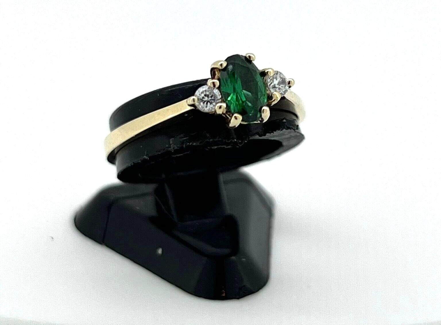Gilson Emerald (May Birthstone) & Diamond Dress Ring in 9K Yellow Gold For Sale 2