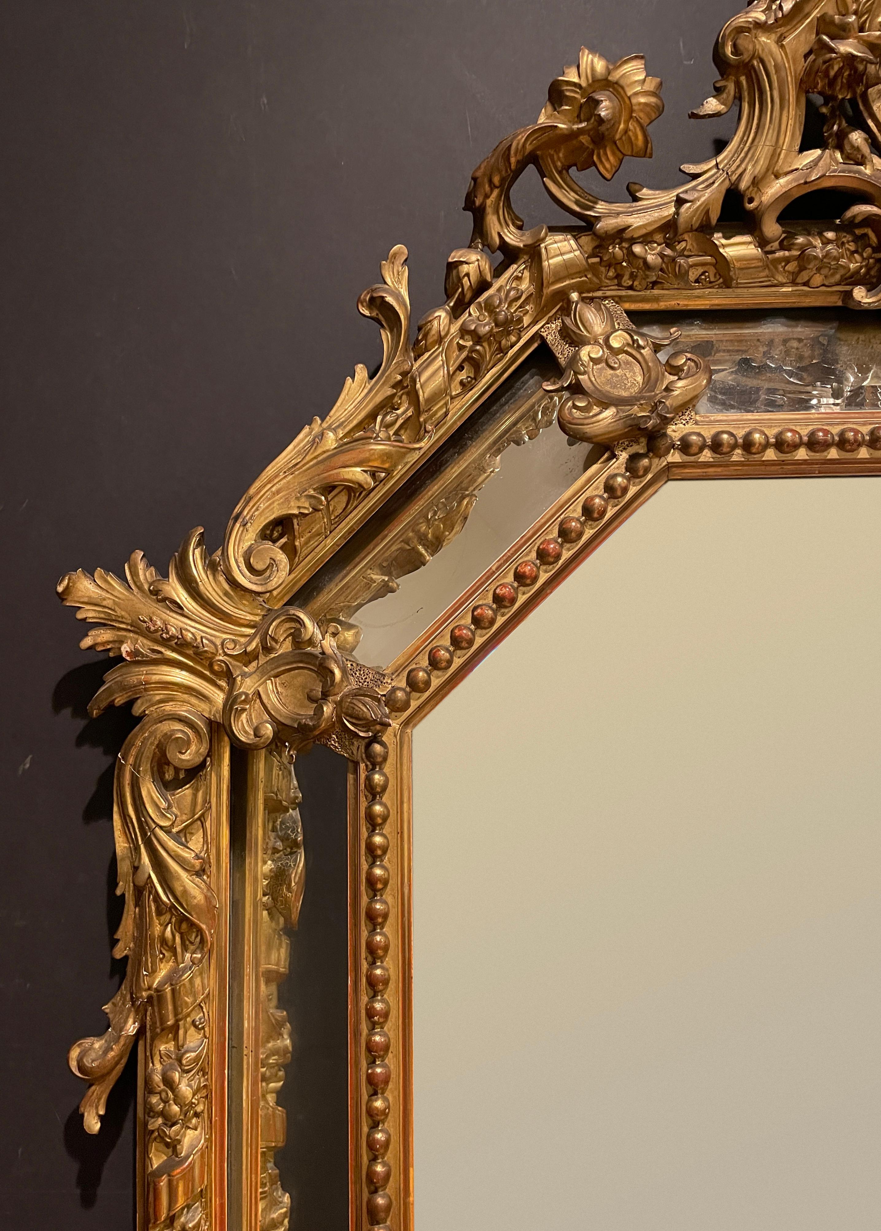 Gilt 19th Century Marginal Octangular Mirror In Good Condition For Sale In Norwood, NJ