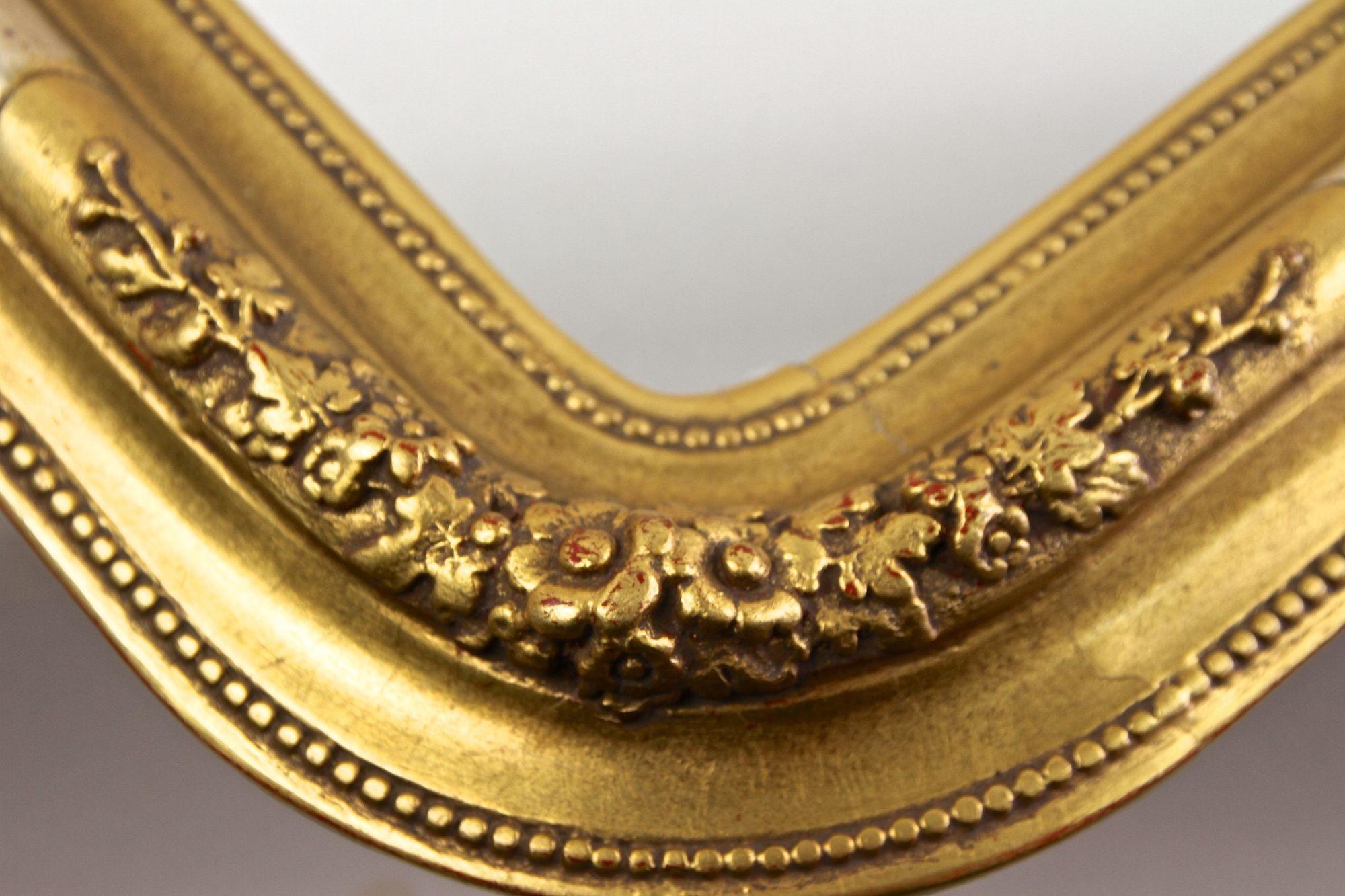 Miroir mural doré du 19ème siècle avec clous de stuc, coins arrondis, vers 1840 en vente 8