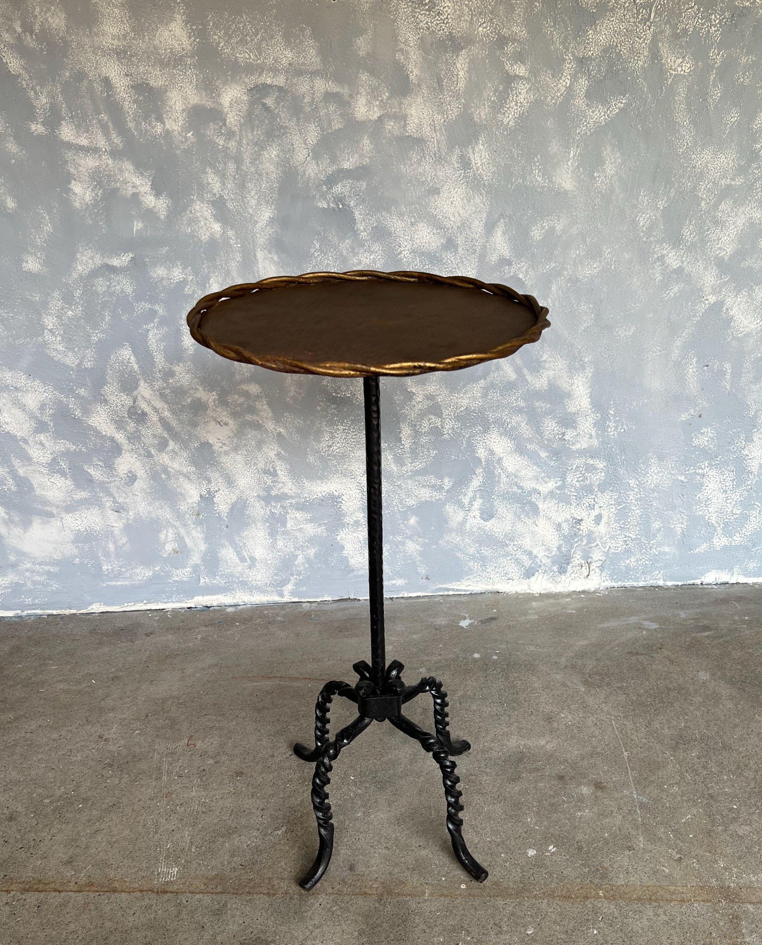 Gilt and Black Metal Drinks Table with Twisted Legs In Good Condition In Buchanan, NY