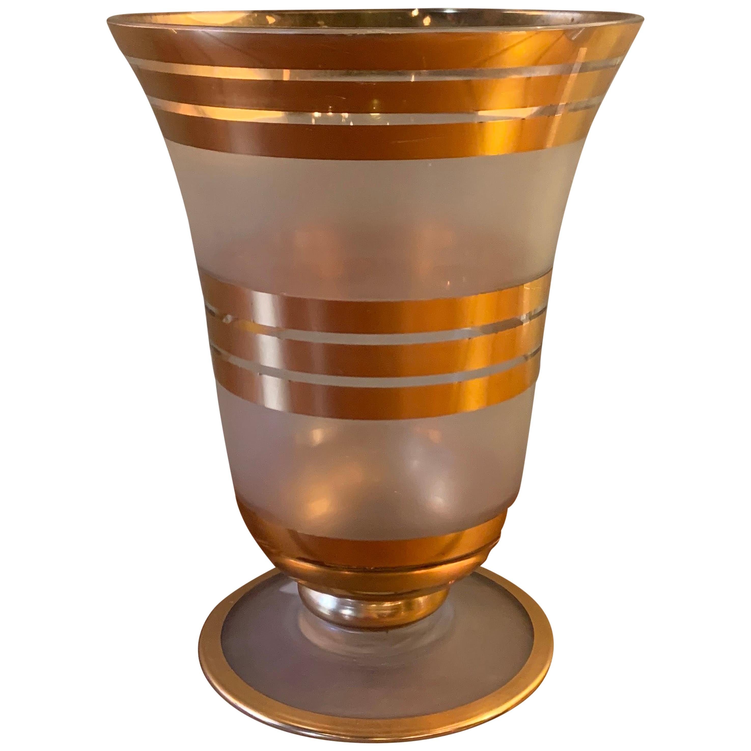 Dekorative Vase aus vergoldetem und mattiertem Glas im Angebot