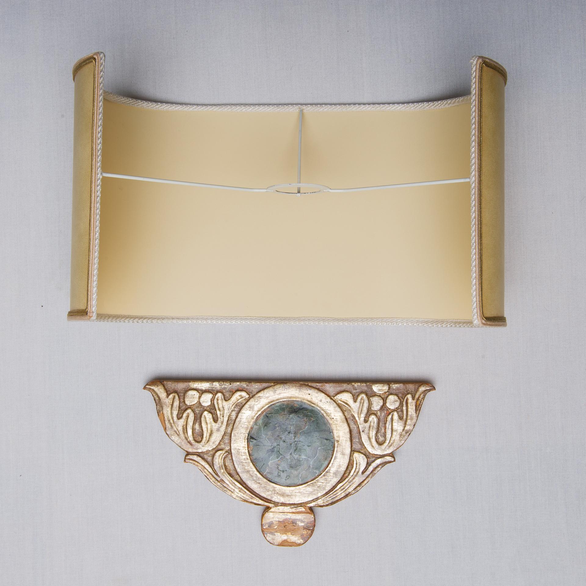 Frisos Dorados y Lacados para Apliques de Pared Neoclásico en venta