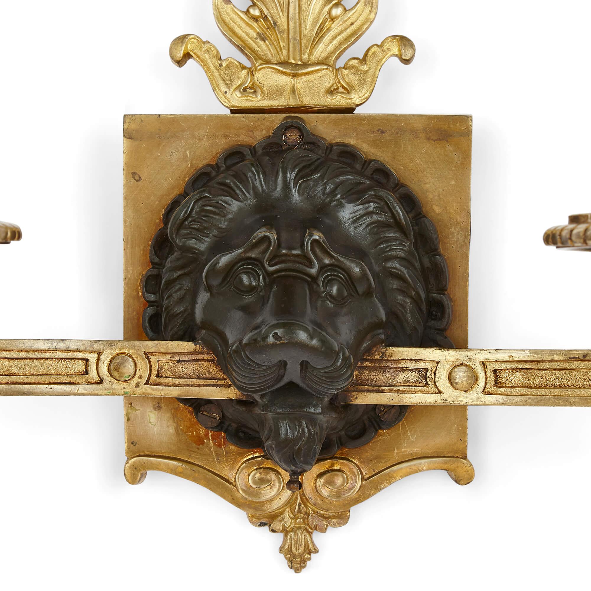 Apliques de Bronce Dorado y Patinado Estilo Imperio siglo XX en venta