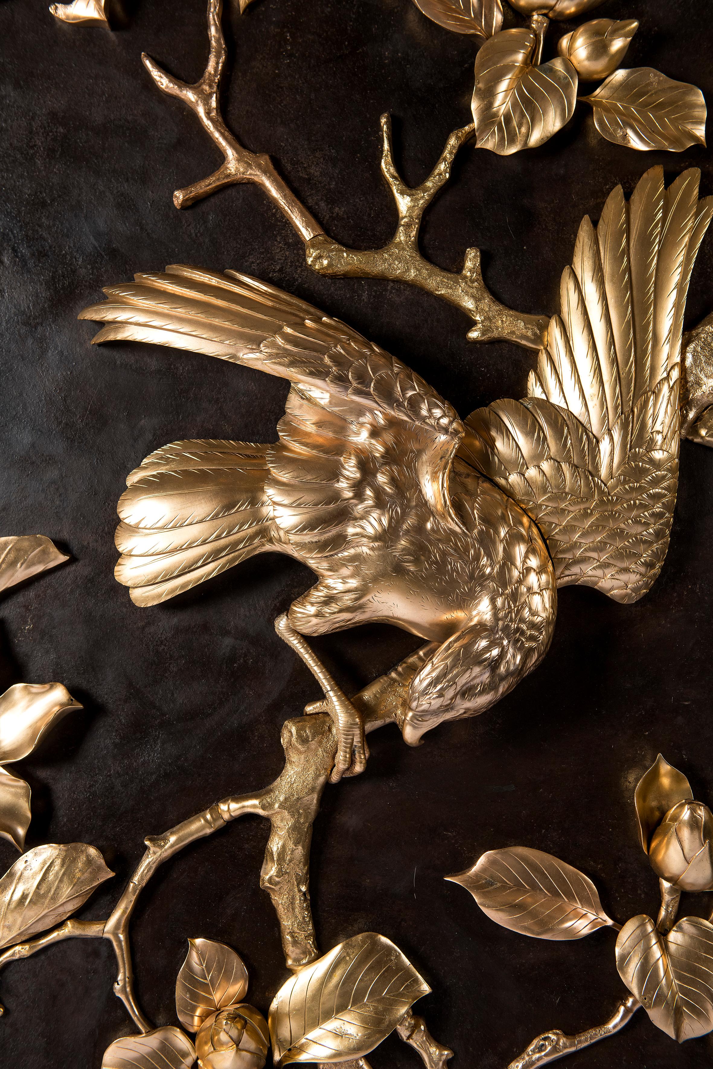 Vergoldete und patinierte Bronzeplakette. Japan, um 1900.
