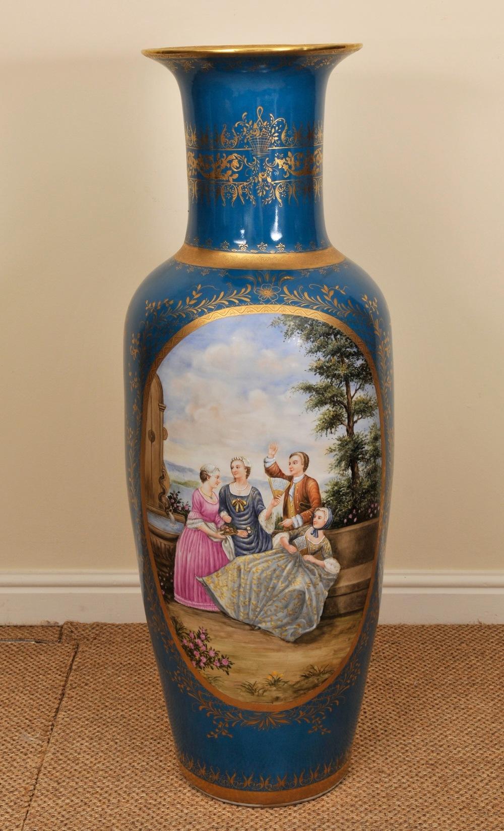 Gilt and Turquoise Sevres Vase, circa 1940-1950 In Good Condition For Sale In Lincoln, GB