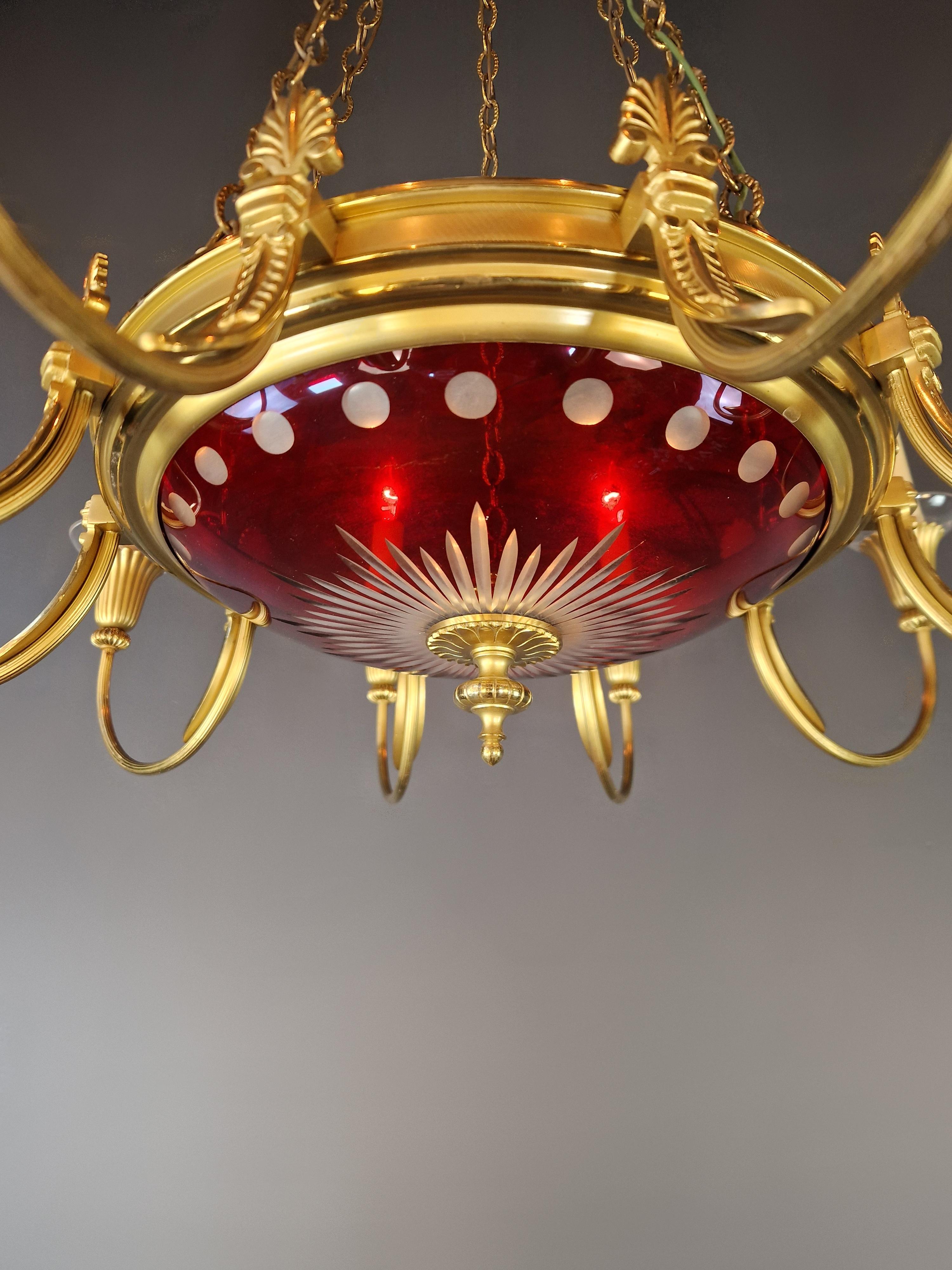 Milieu du XXe siècle Lustre Empire Antiques Lustre Néoclassique Patine Rouge Glas Laiton en vente