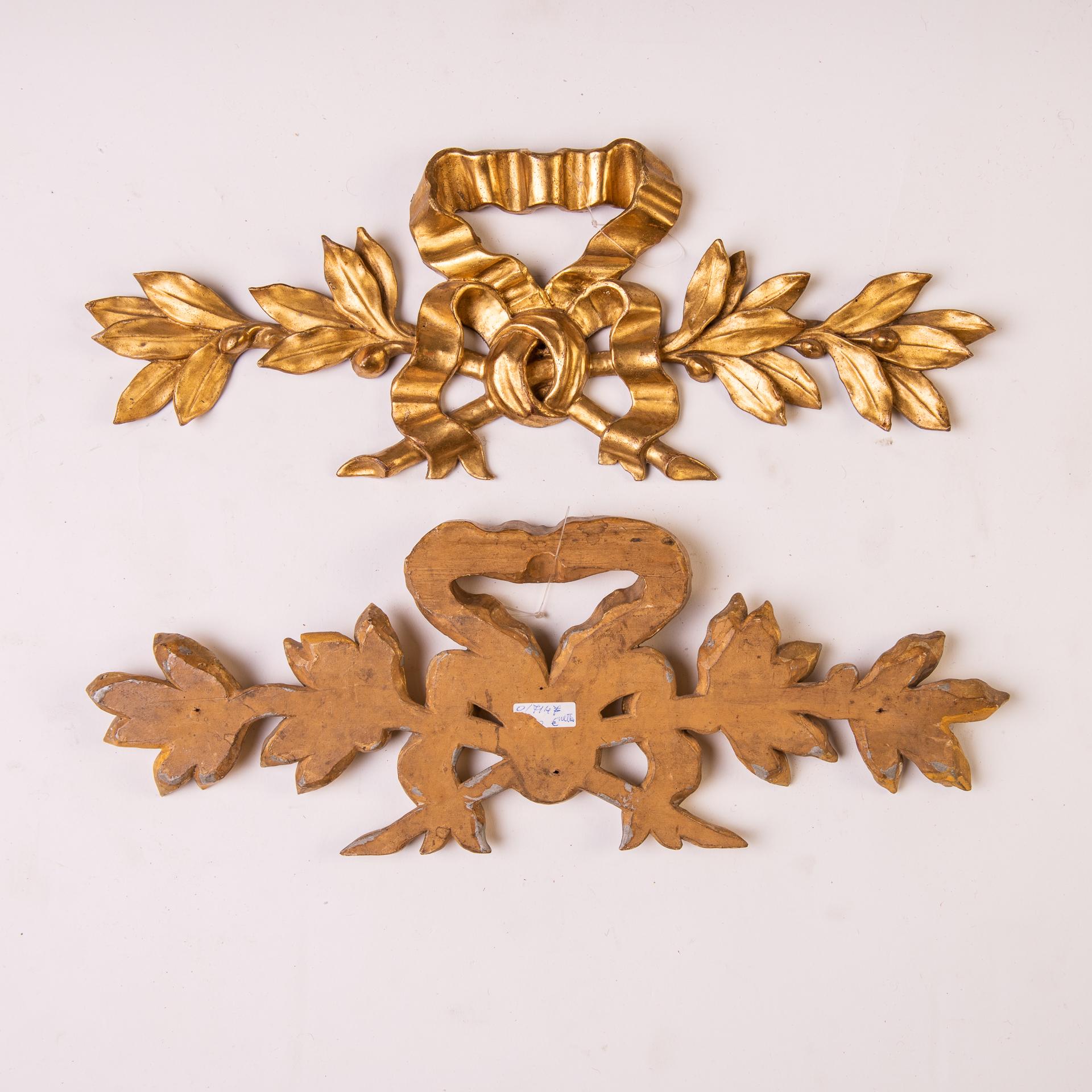 Pair of antique golden friezes with olive branches. They are from the French Empire period and are perfect.

ref. O/7147.