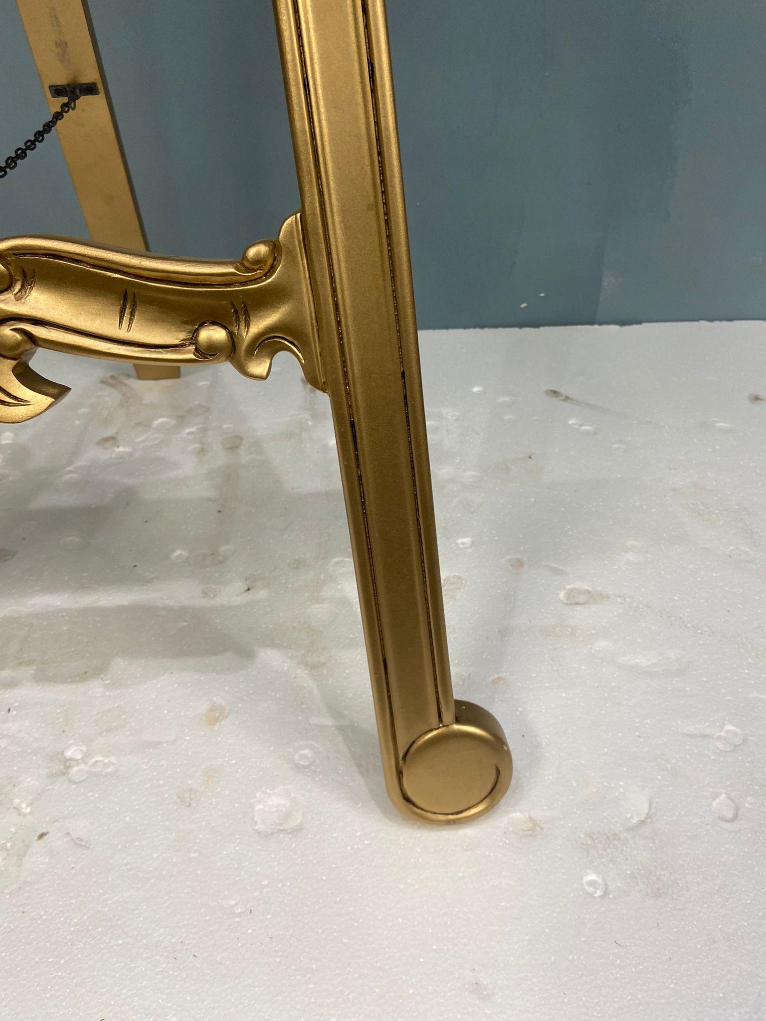 A profusely carved gilded easel with adjustable height control circa
We date this to circa 1930
Great for displaying paintings or a mirror
Some of our items are in storage so please check ahead of a viewing to see if it is on our shop floor
Offered