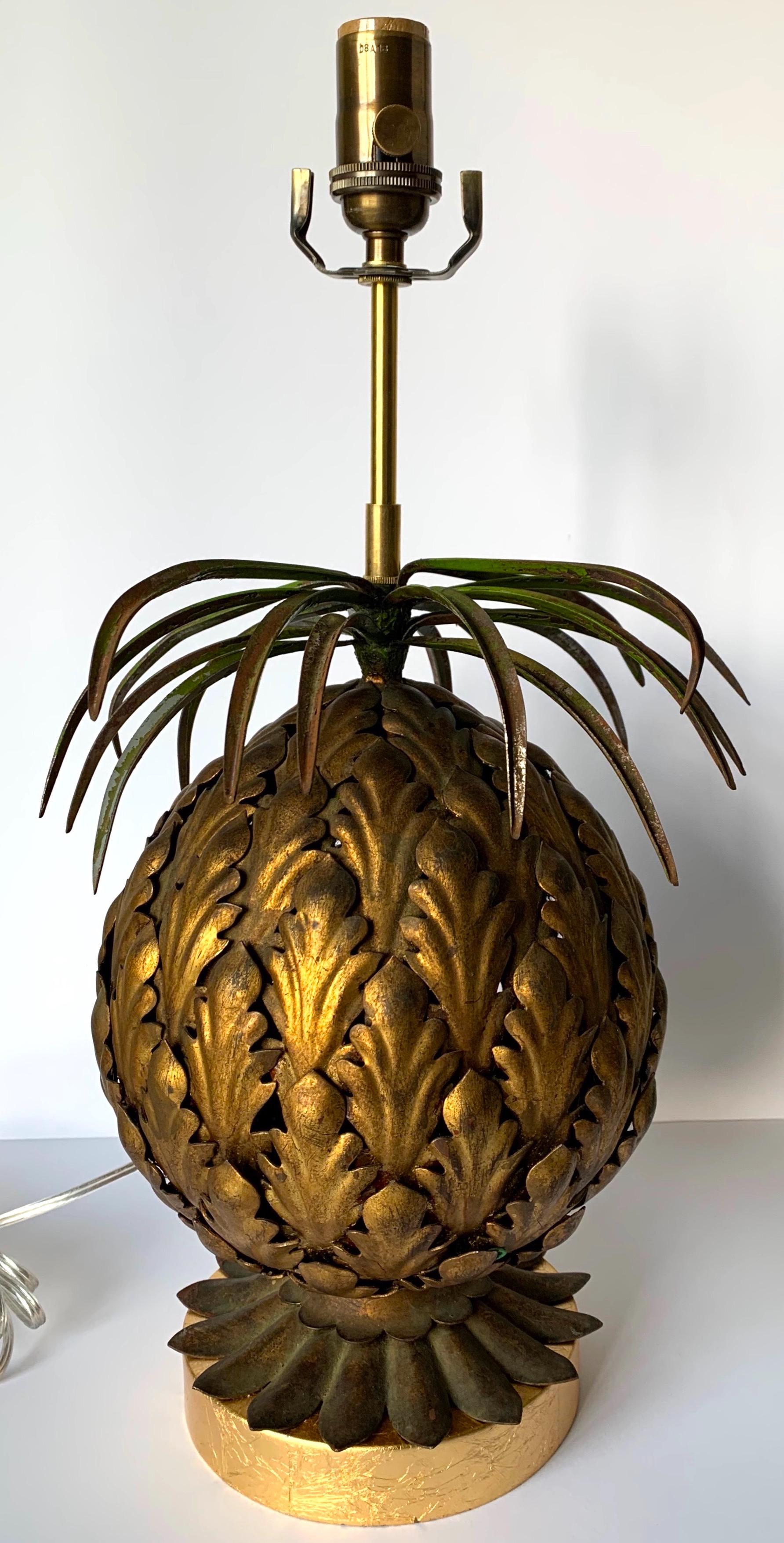 Hollywood Regency Gilt Metal Pineapple Motif Lamp