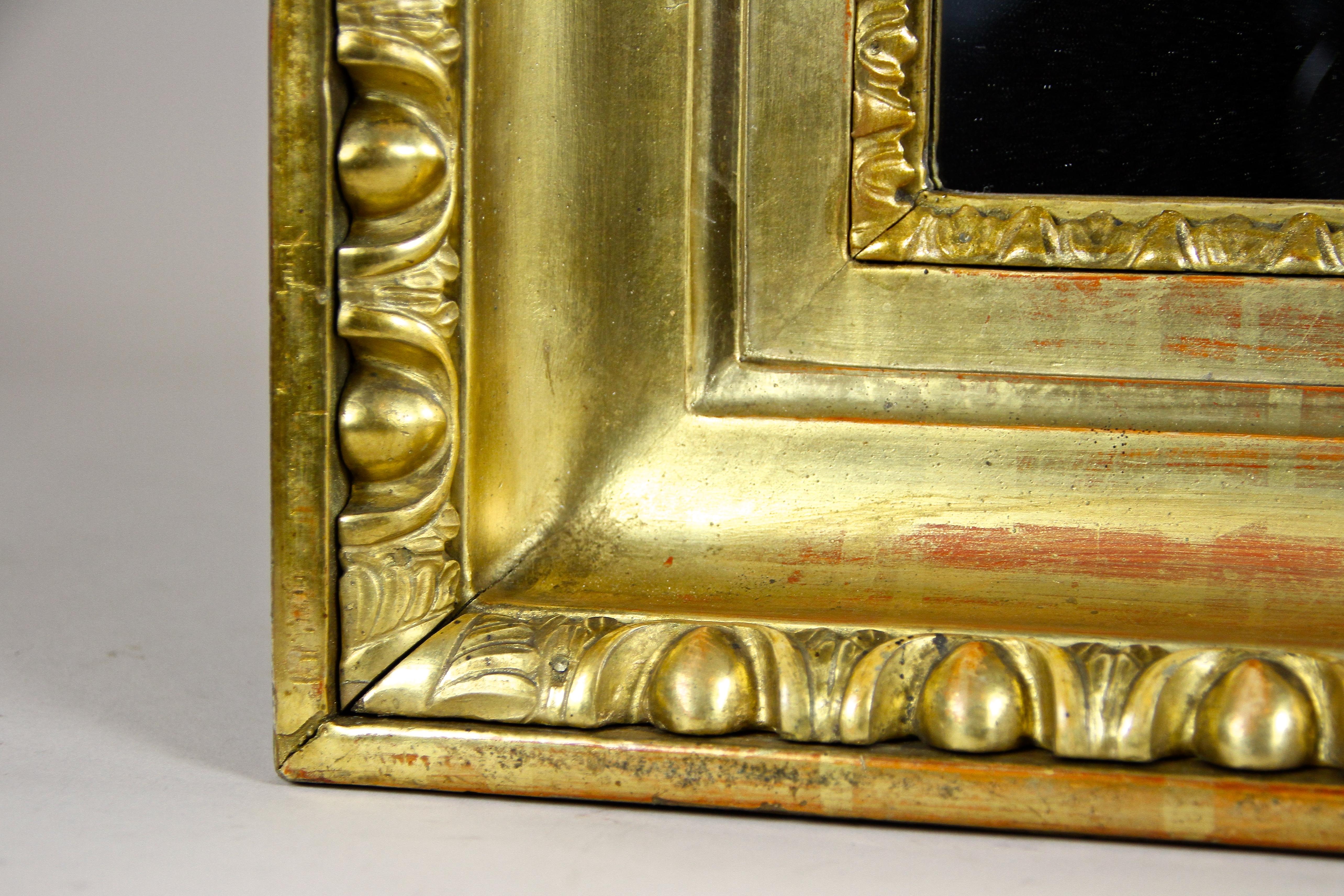 Gilt Biedermeier Wall Mirror with Bulls Eye Carvings, Austria, circa 1825 For Sale 4