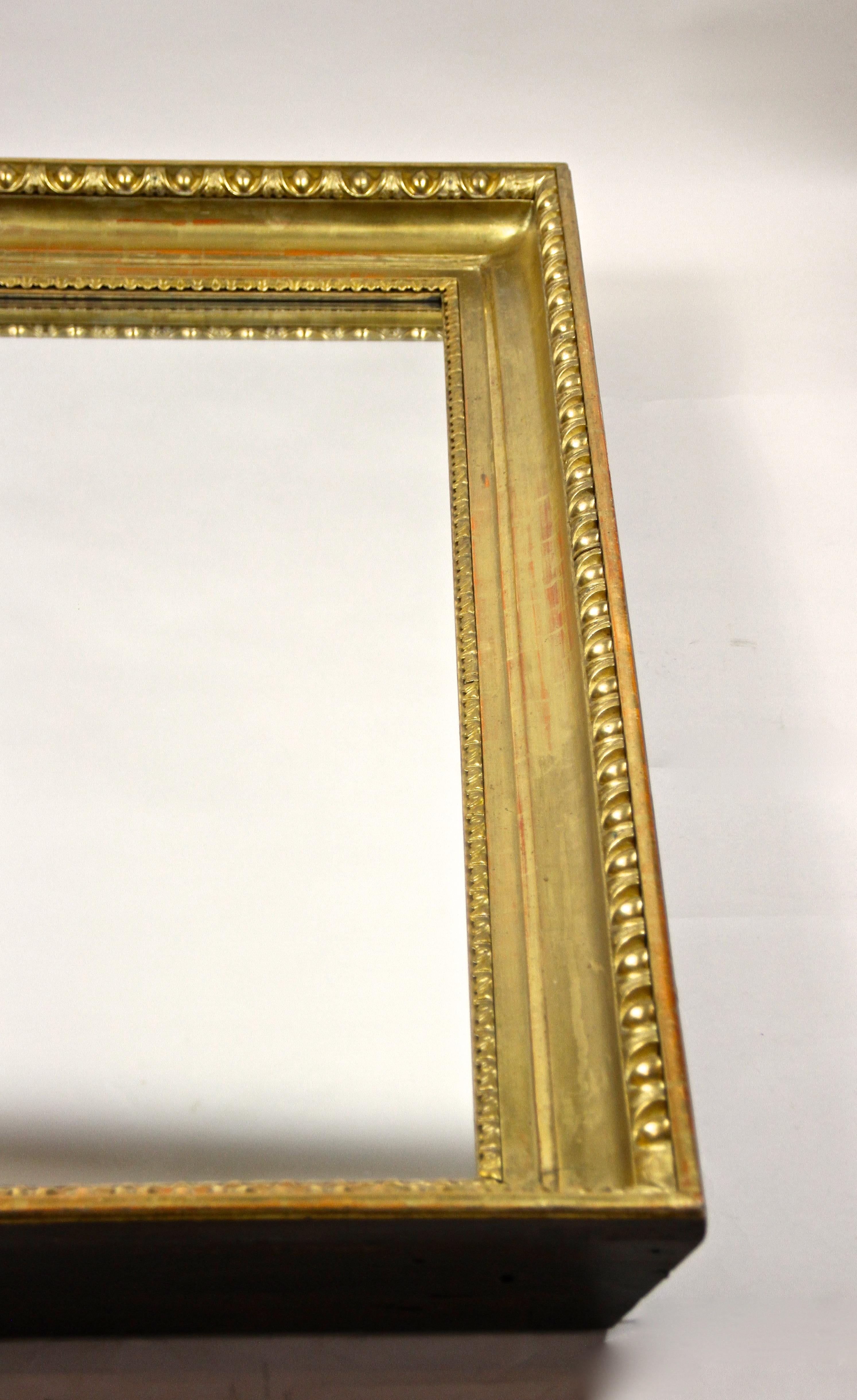 Gilt Biedermeier Wall Mirror with Bulls Eye Carvings, Austria, circa 1825 For Sale 6