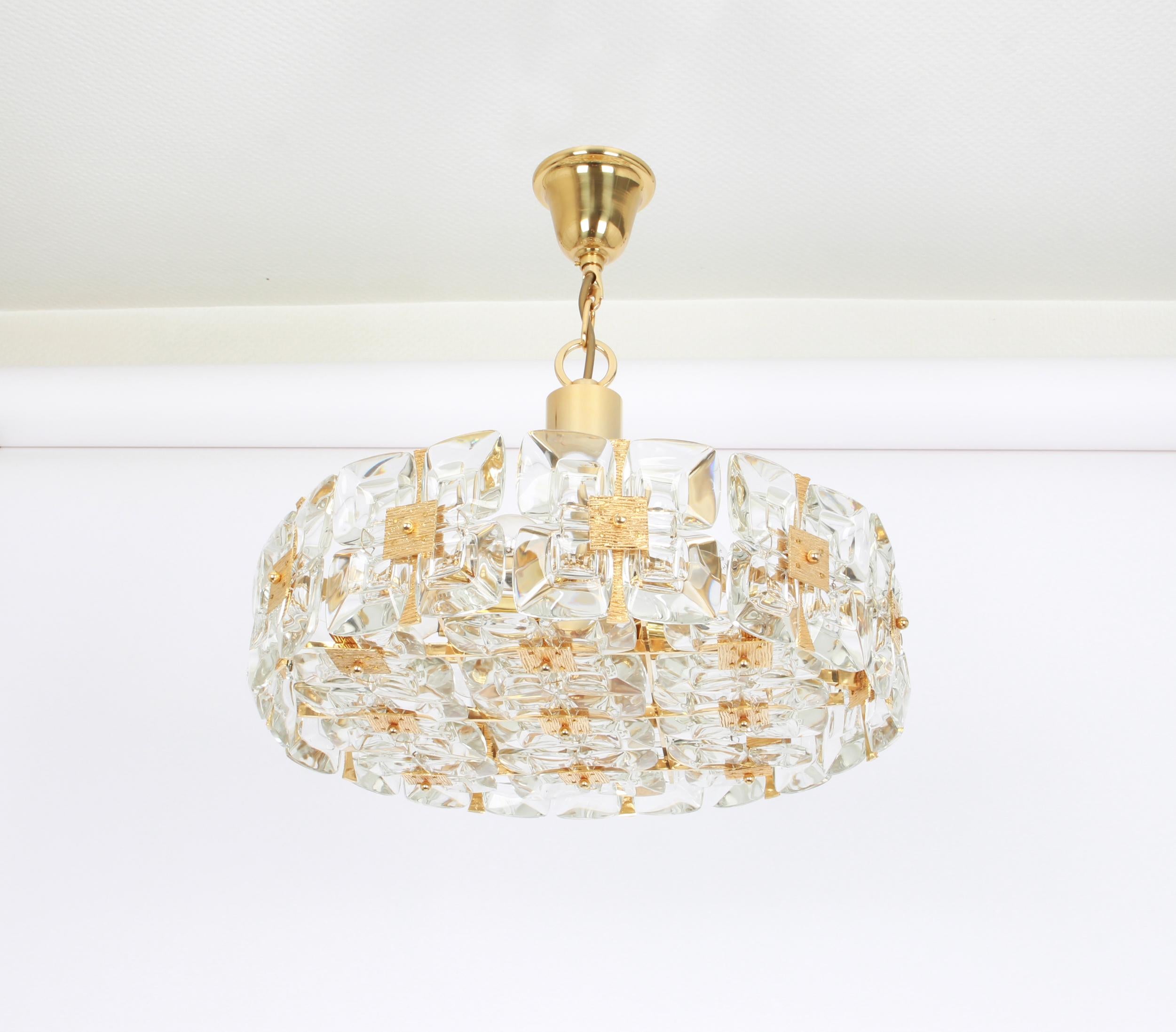 Mid-Century Modern Gilt Brass and Crystal Chandelier, Sciolari Design by Palwa, Germany, 1970s For Sale