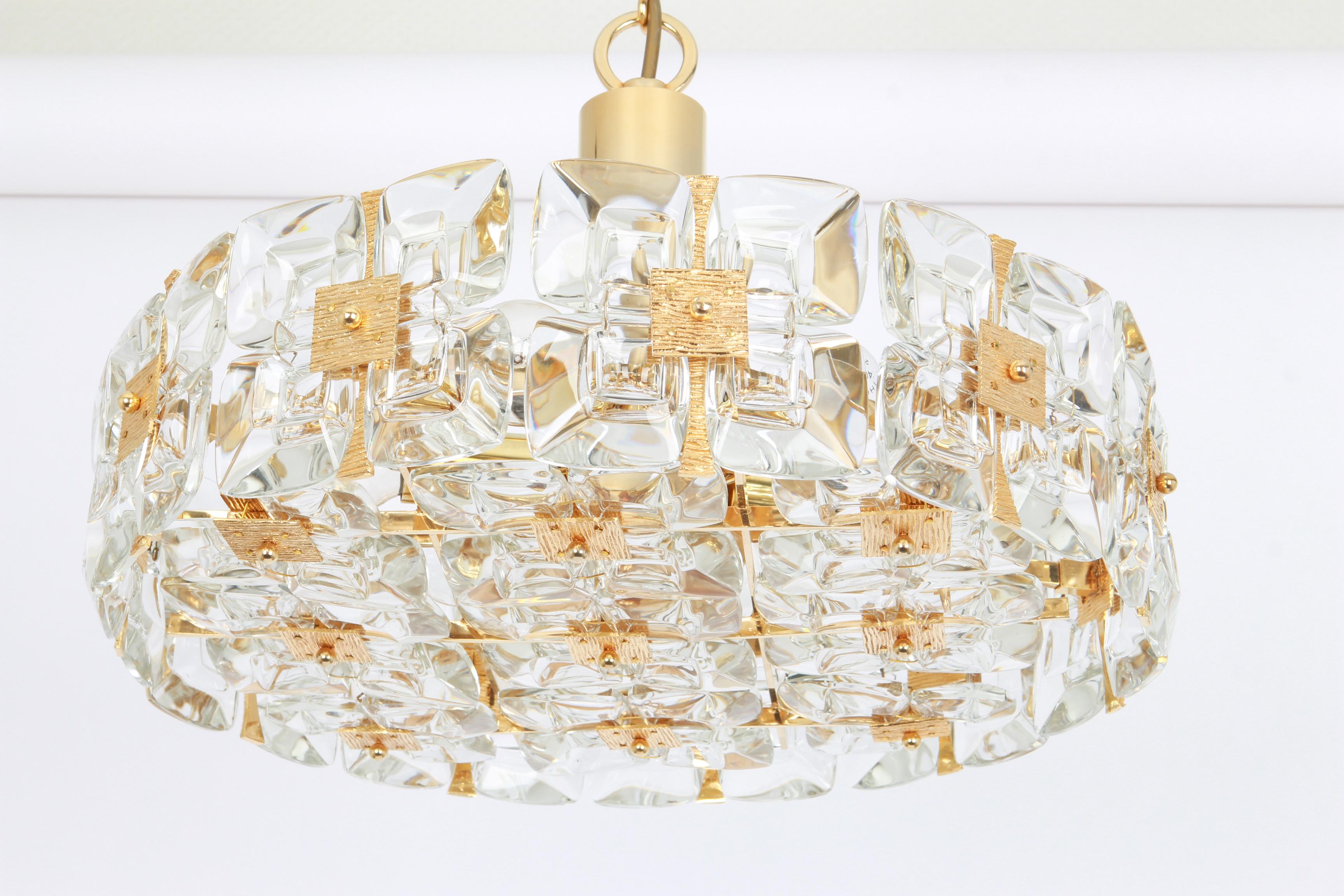 Gilt Brass and Crystal Chandelier, Sciolari Design by Palwa, Germany, 1970s In Good Condition For Sale In Aachen, NRW