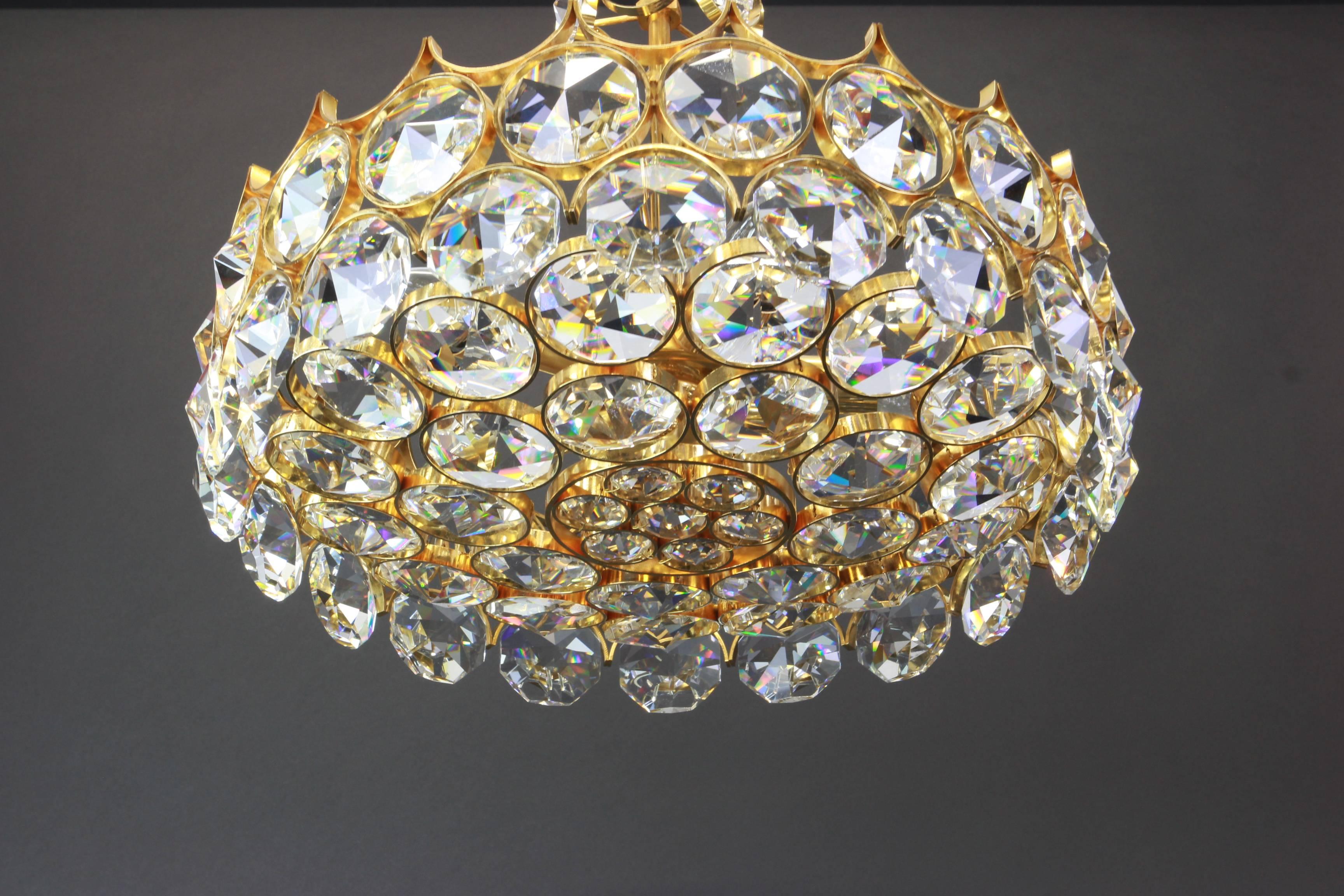 Late 20th Century Gilt Brass and Crystal Glass Encrusted Chandelier by Palwa, Germany, 1970s For Sale