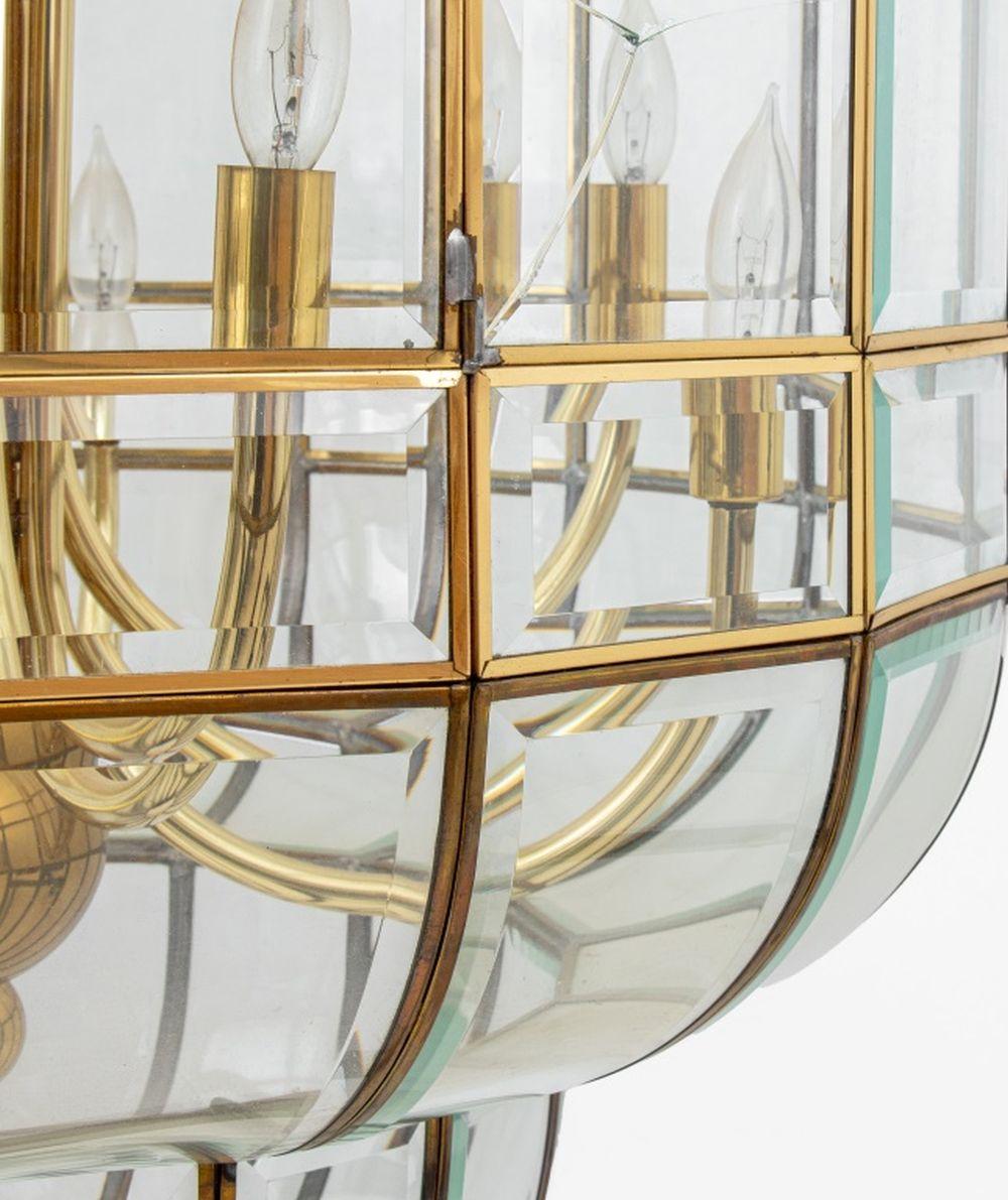 Zweistöckiger Kronleuchter mit vergoldetem Messing und Glaskäfig im Zustand „Gut“ im Angebot in Astoria, NY