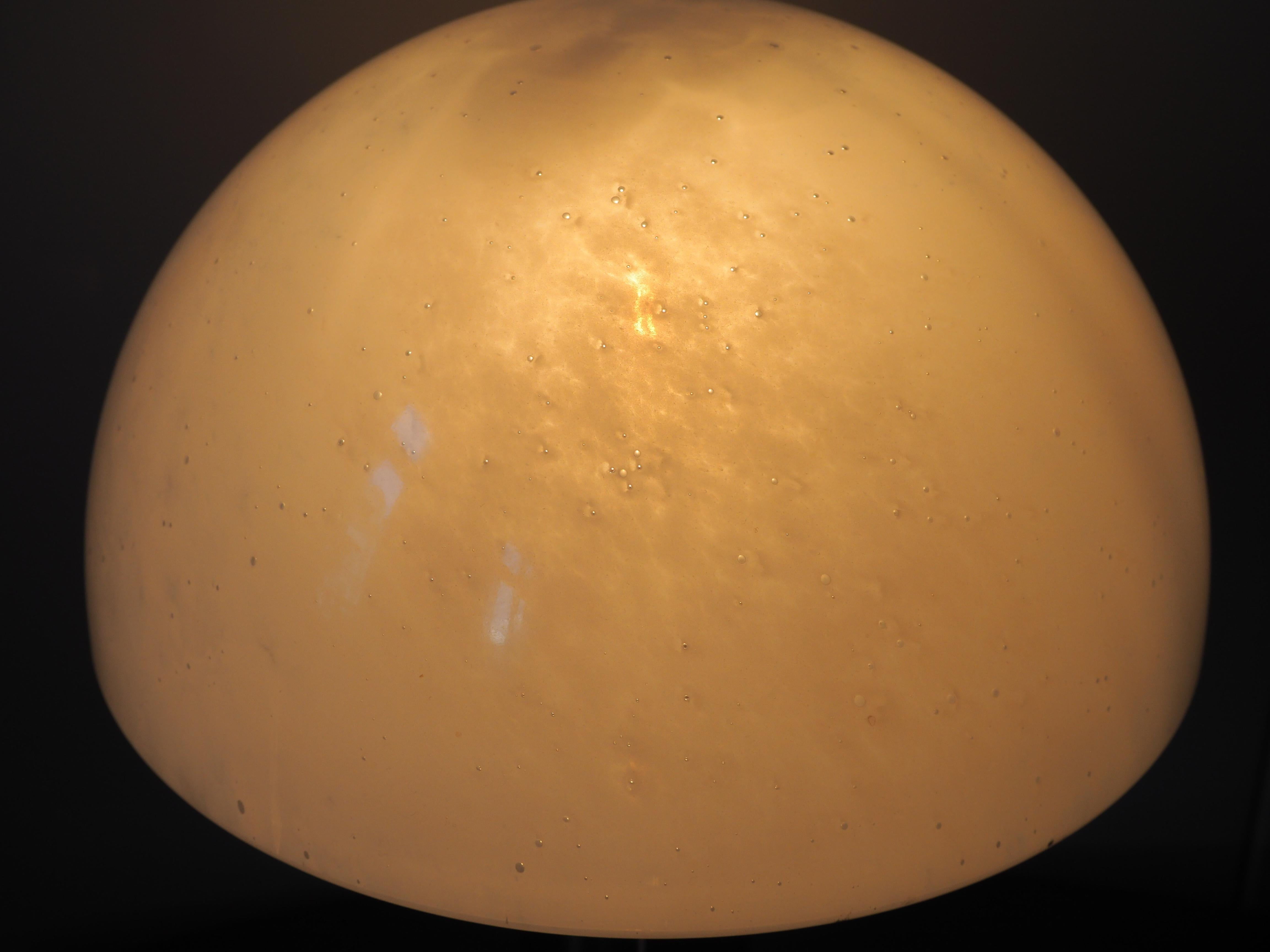 Gilt Brass and Glass Mushroom Table Lamp by Glashütte Limburg, circa 1970s In Excellent Condition In Wiesbaden, Hessen