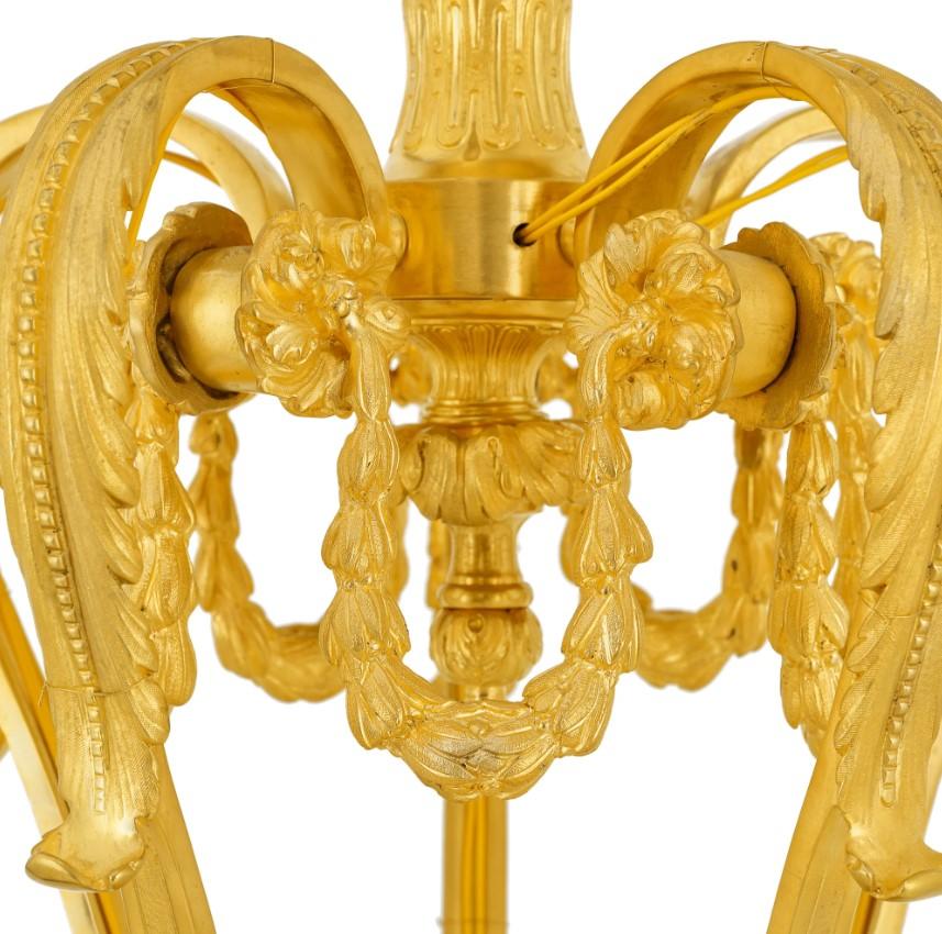 Rococò Lampadario in ottone dorato con cherubini in vendita