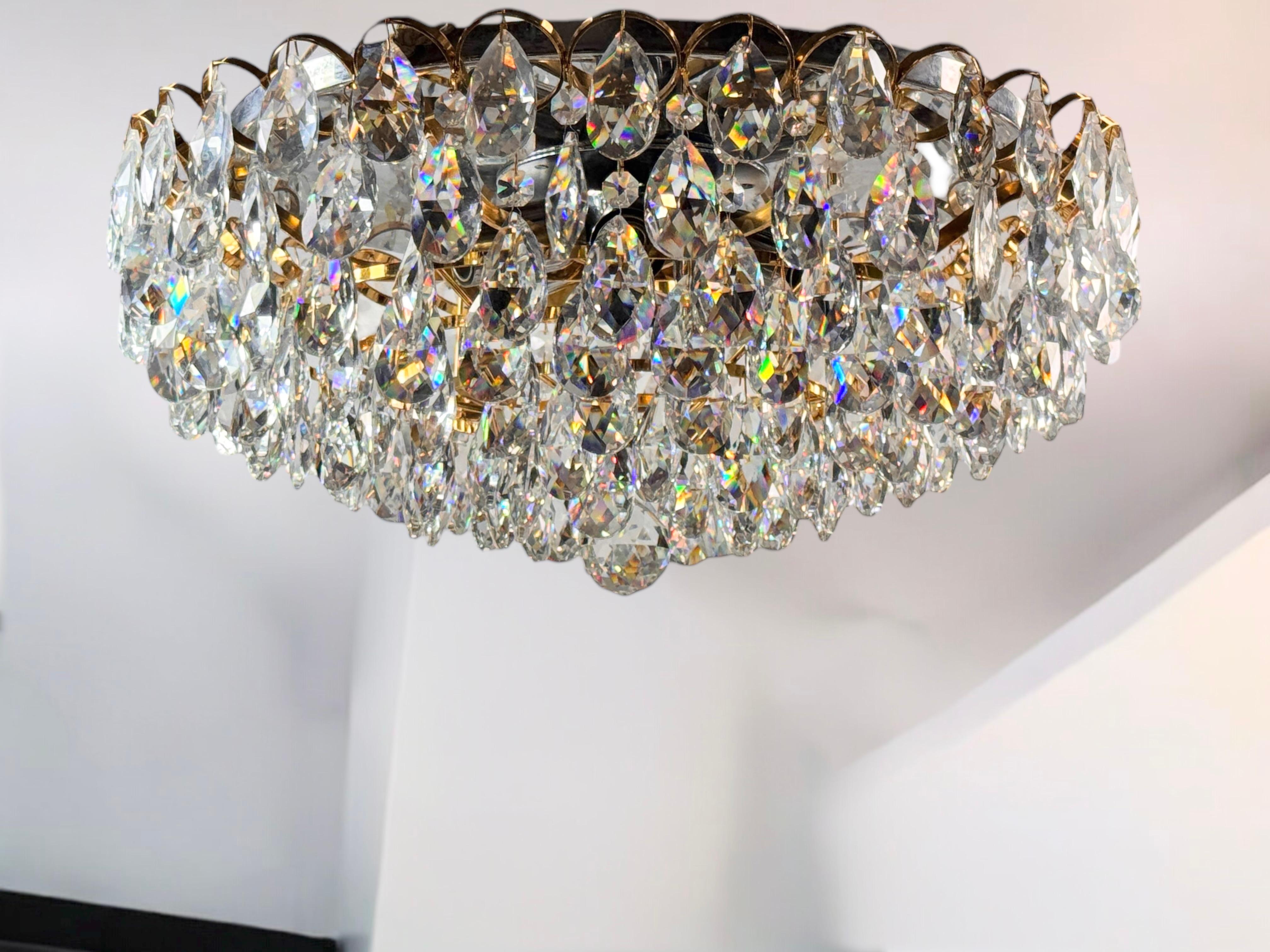 Fine XX secolo Lampadario da incasso in ottone dorato e vetro tagliato di Palwa Germany, anni '70 in vendita