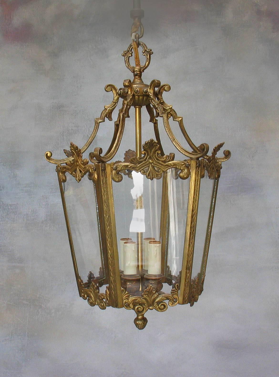 Gilt Brass Hexagonal Louis XV Style Hall Lantern In Good Condition In Ottawa, Ontario