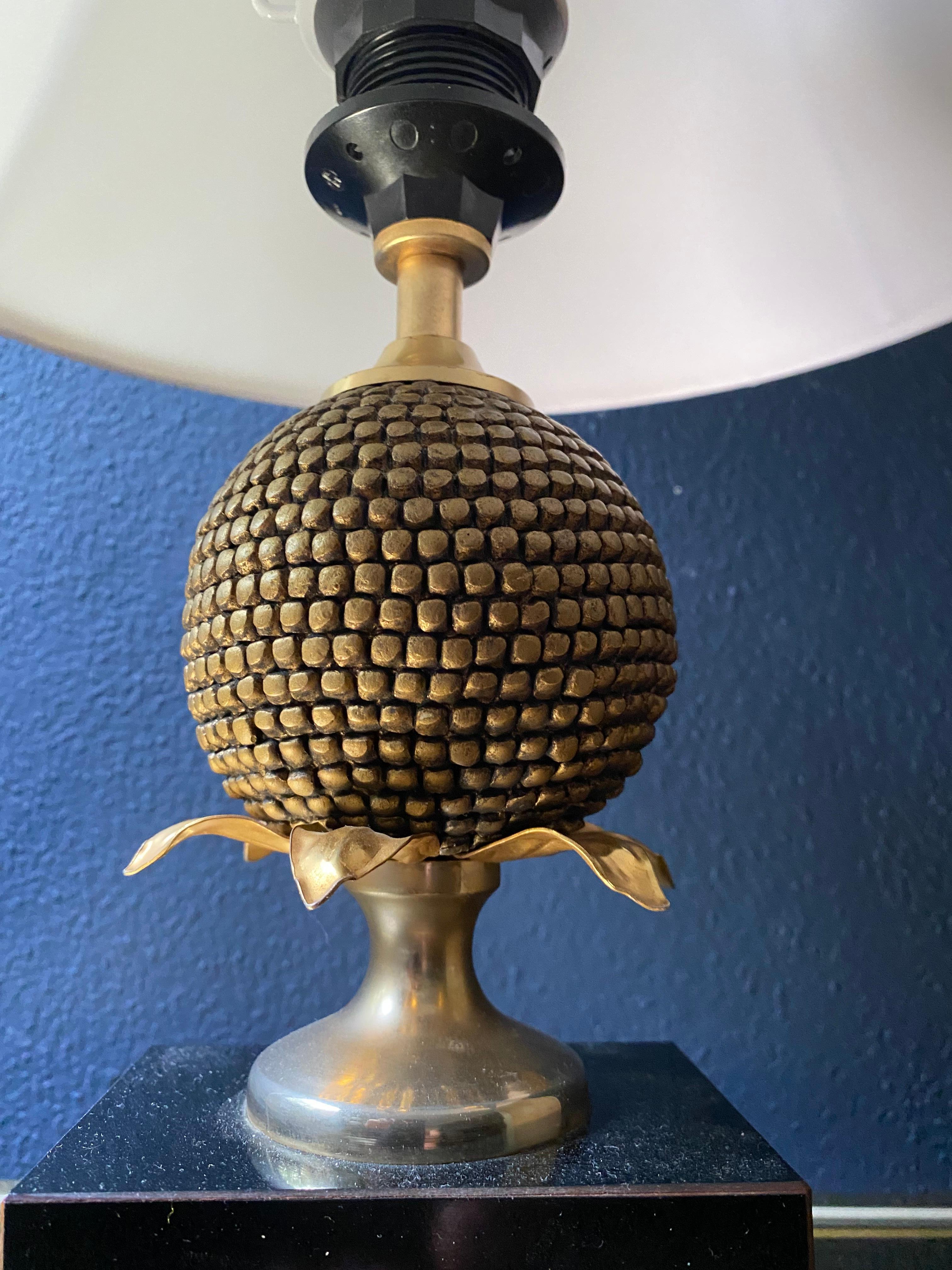 Gilt Brass Pineapple Table Lamp 1970s with Shade For Sale 5
