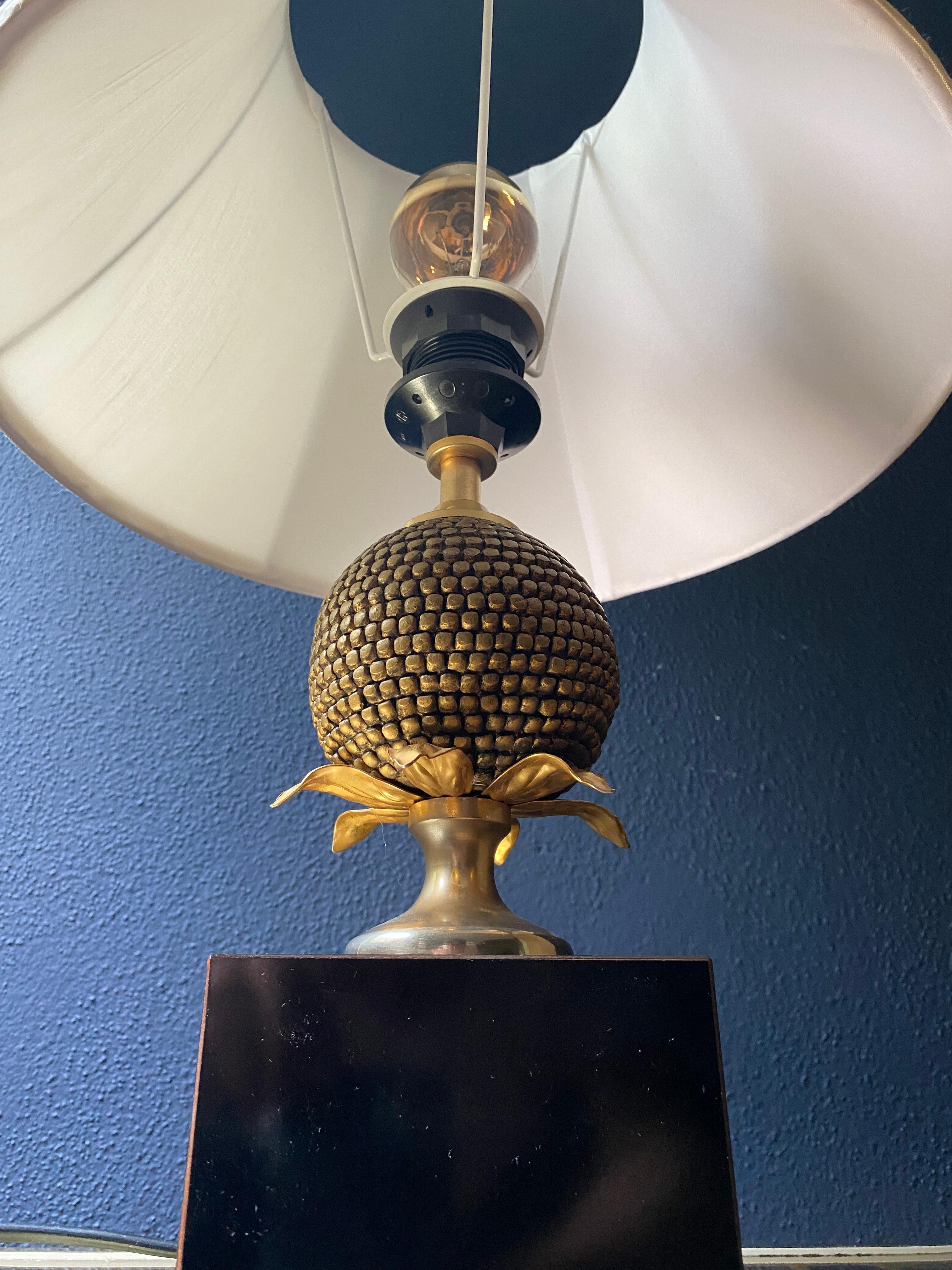 French Gilt Brass Pineapple Table Lamp 1970s with Shade For Sale