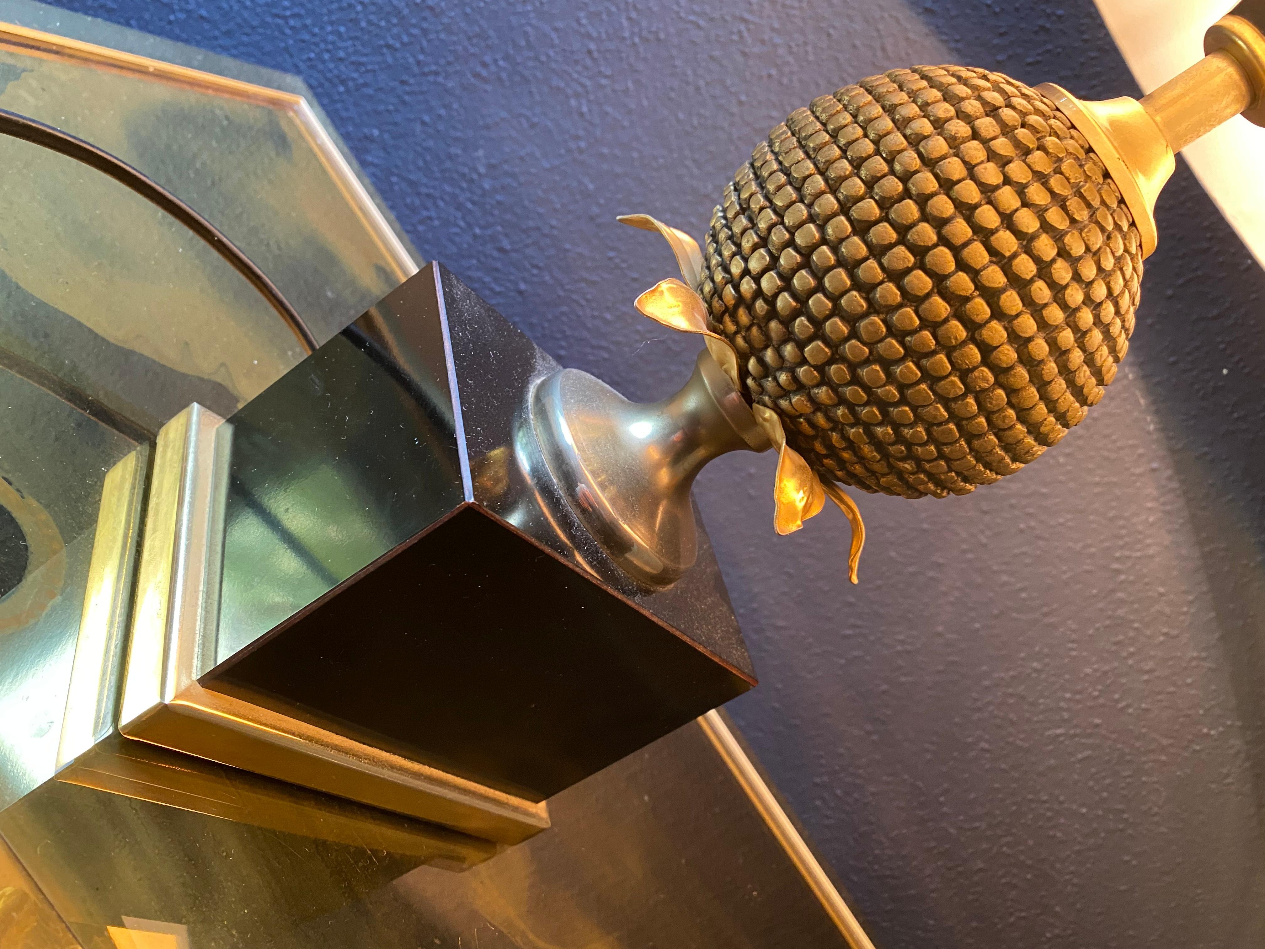 Gilt Brass Pineapple Table Lamp 1970s with Shade In Good Condition For Sale In Cork, IE