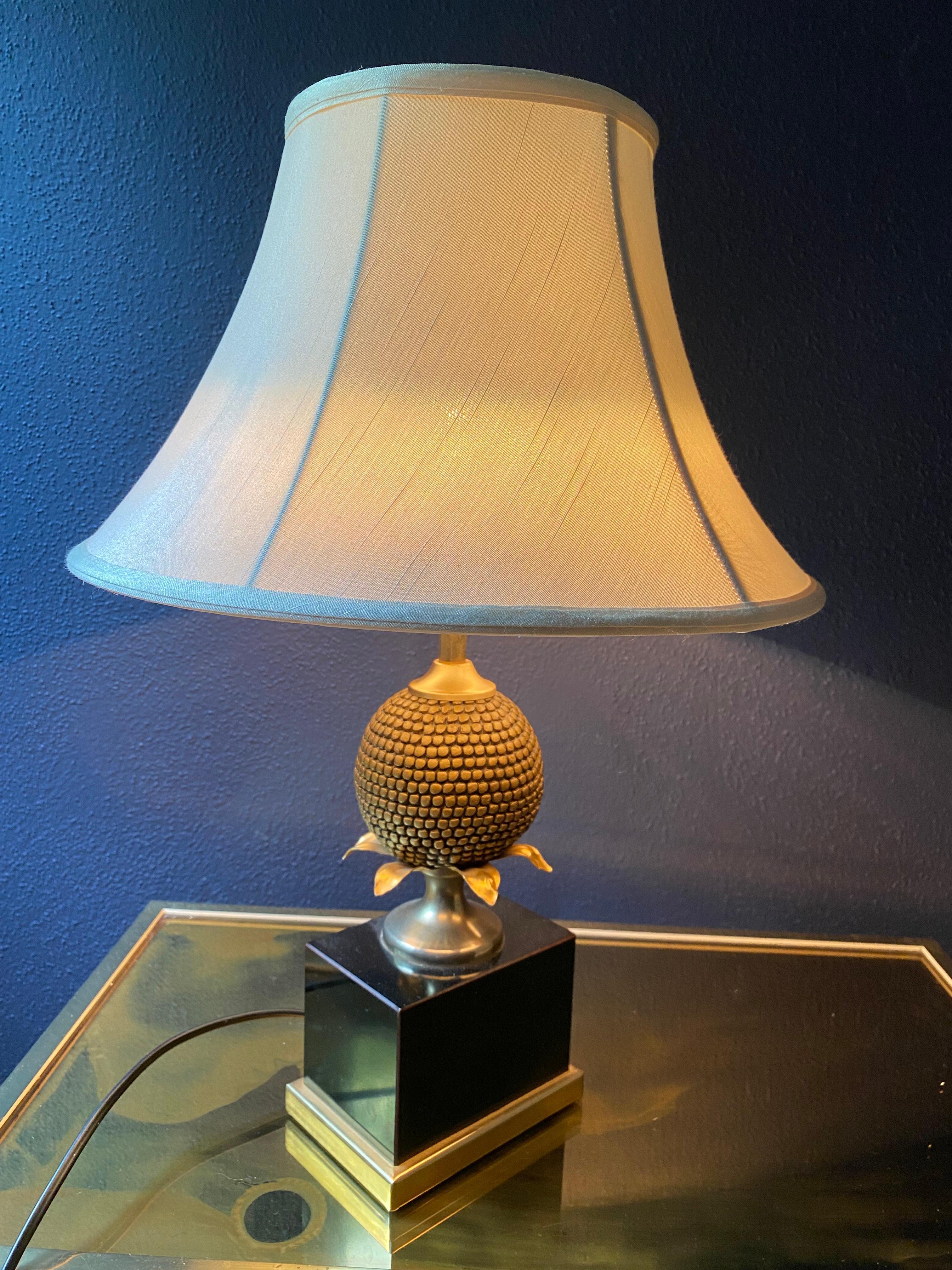 Gilt Brass Pineapple Table Lamp 1970s with Shade For Sale 1
