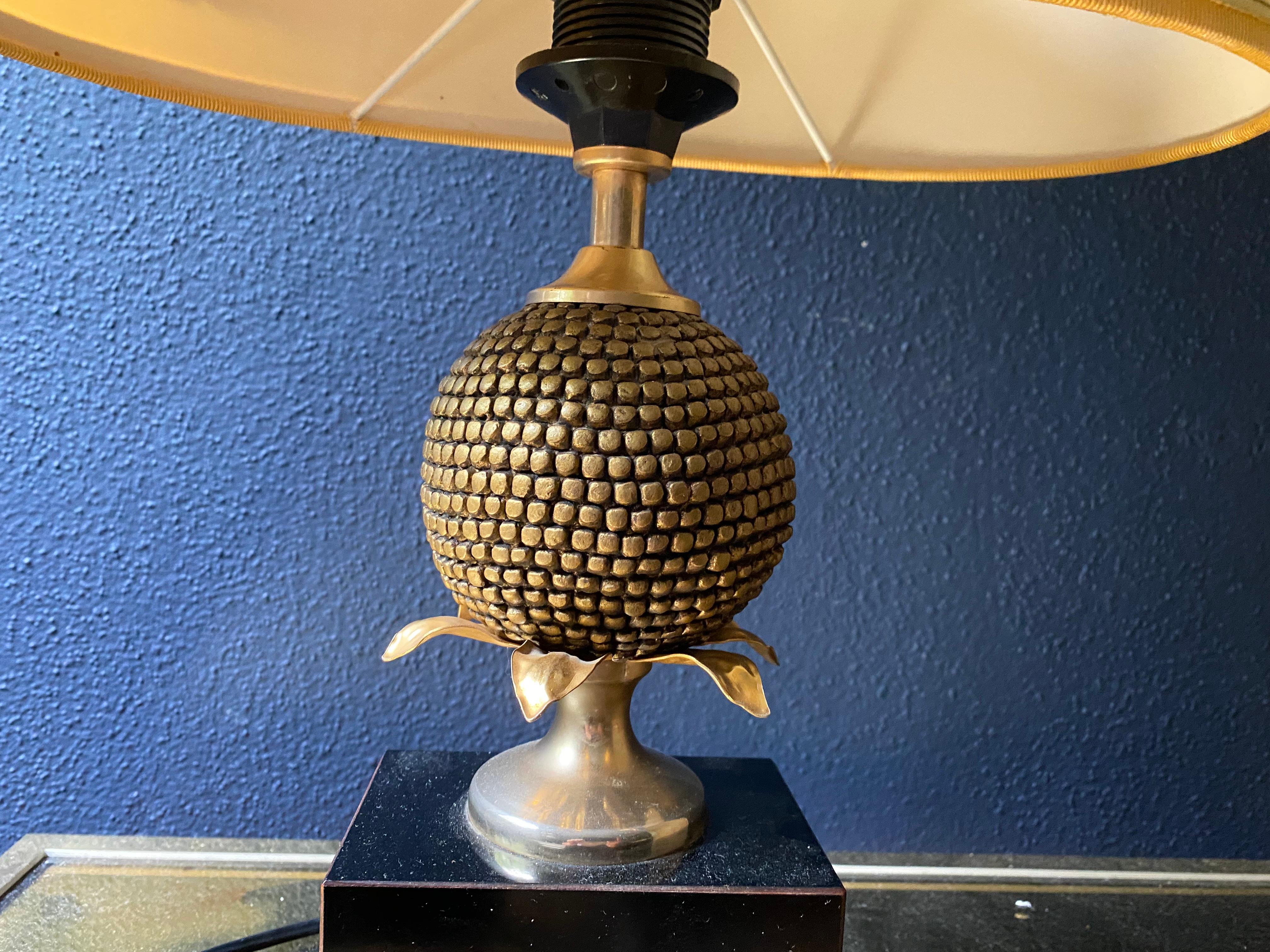 Gilt Brass Pineapple Table Lamp 1970s with Shade For Sale 3
